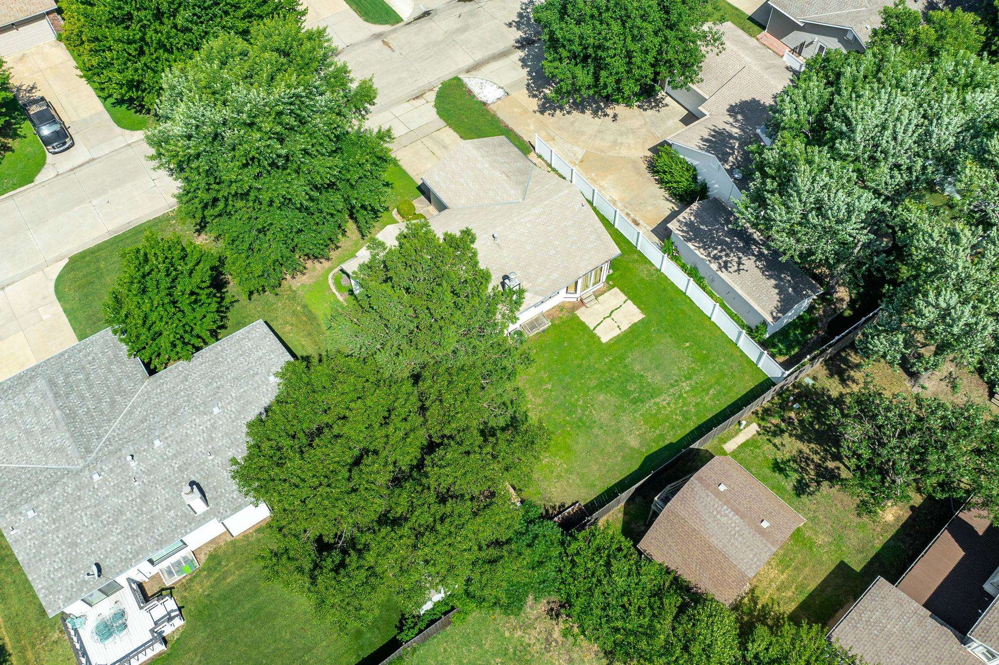 Wichita, Kansas 67212, United States, 4 Bedrooms Bedrooms, ,3 BathroomsBathrooms,Residential,Pending,53471