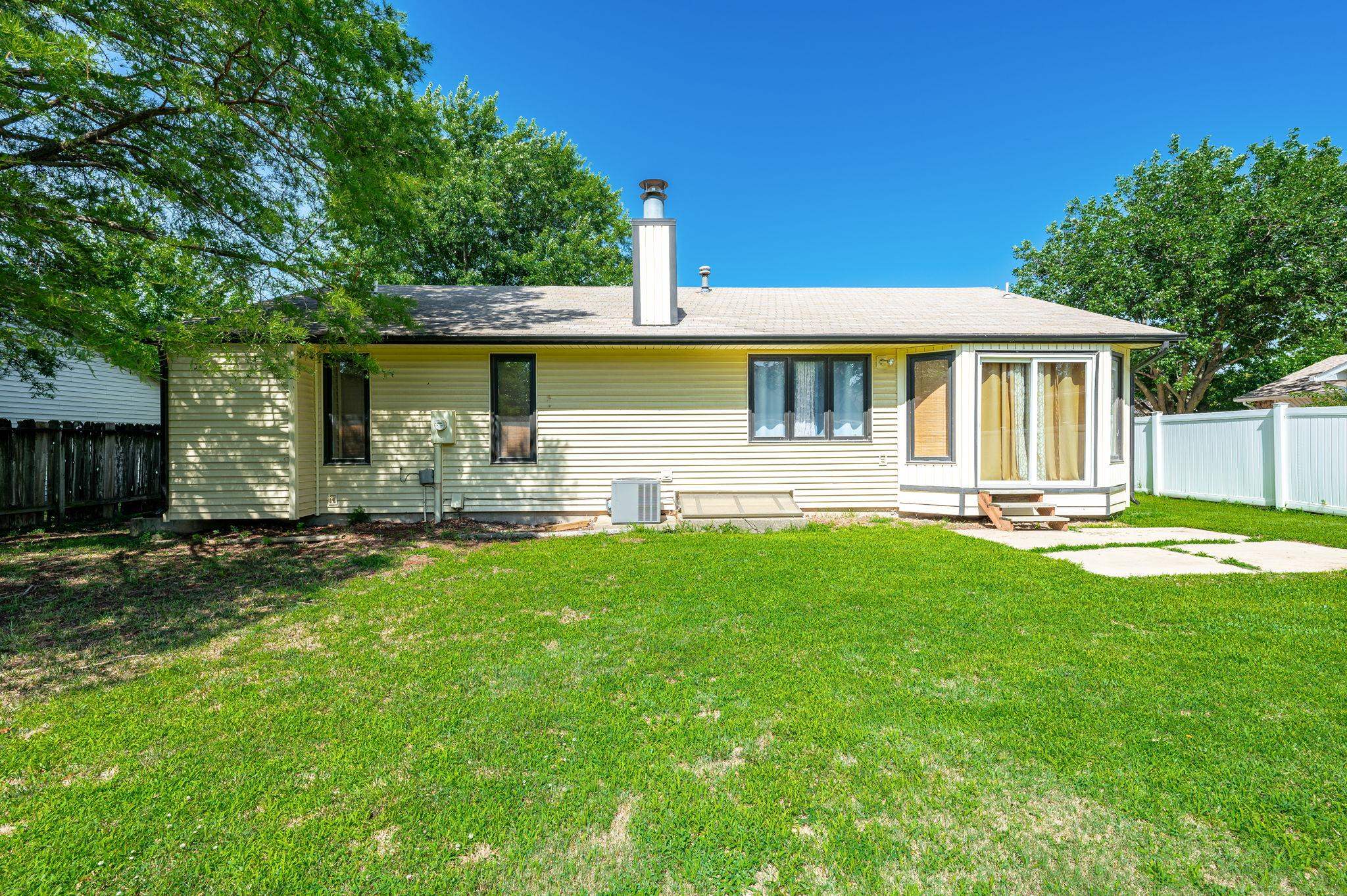 Wichita, Kansas 67212, United States, 4 Bedrooms Bedrooms, ,3 BathroomsBathrooms,Residential,Pending,53471