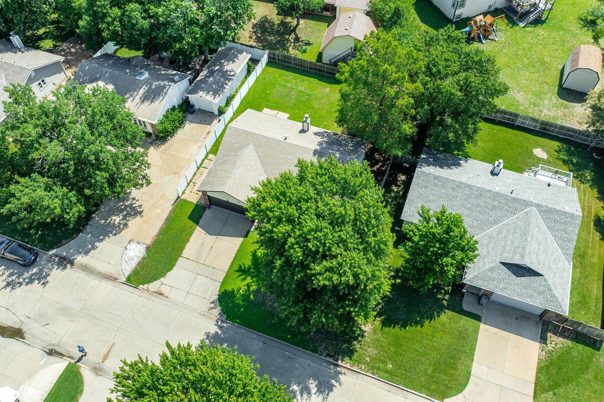 Wichita, Kansas 67212, United States, 4 Bedrooms Bedrooms, ,3 BathroomsBathrooms,Residential,Pending,53471