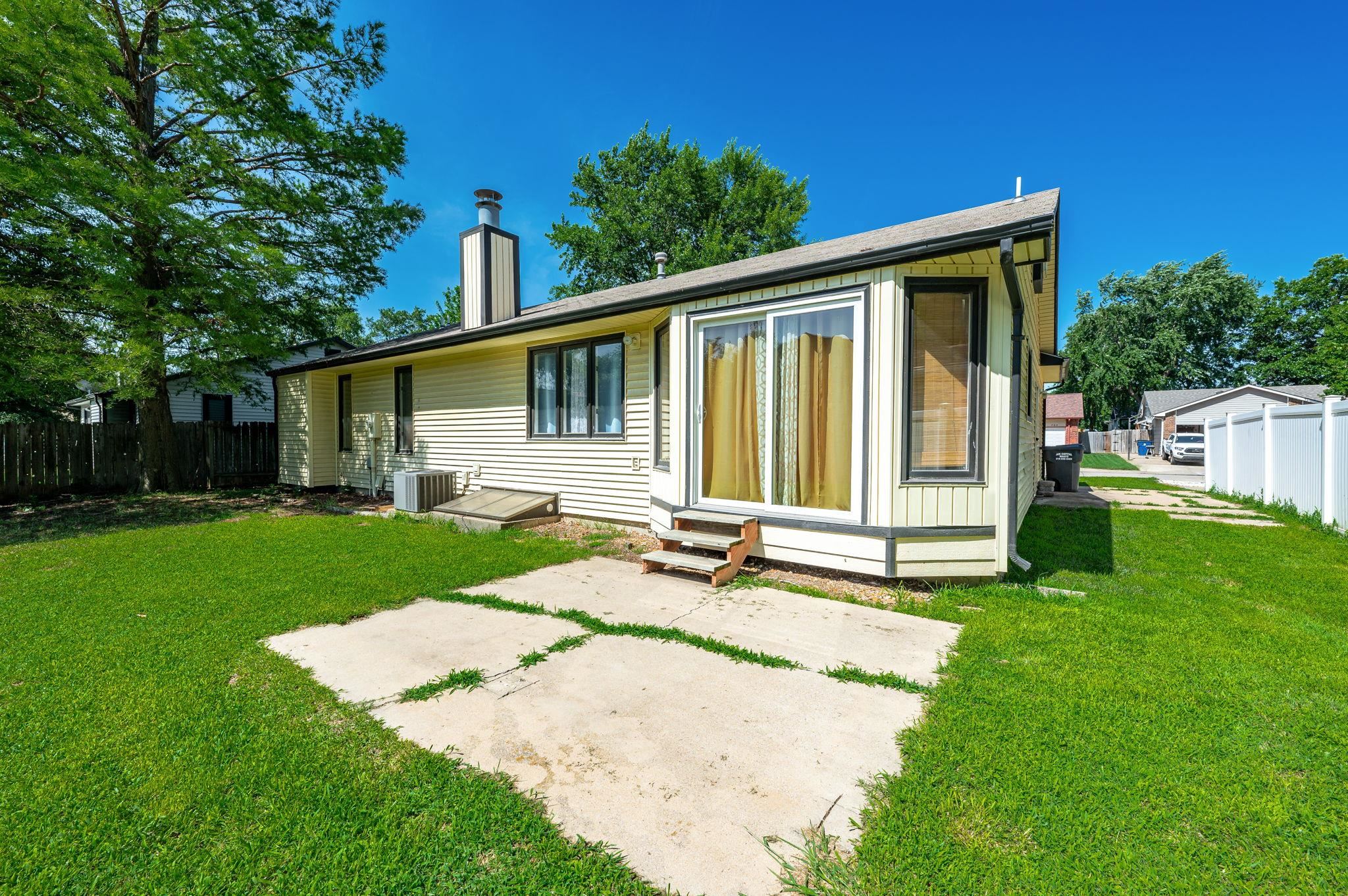 Wichita, Kansas 67212, United States, 4 Bedrooms Bedrooms, ,3 BathroomsBathrooms,Residential,Pending,53471