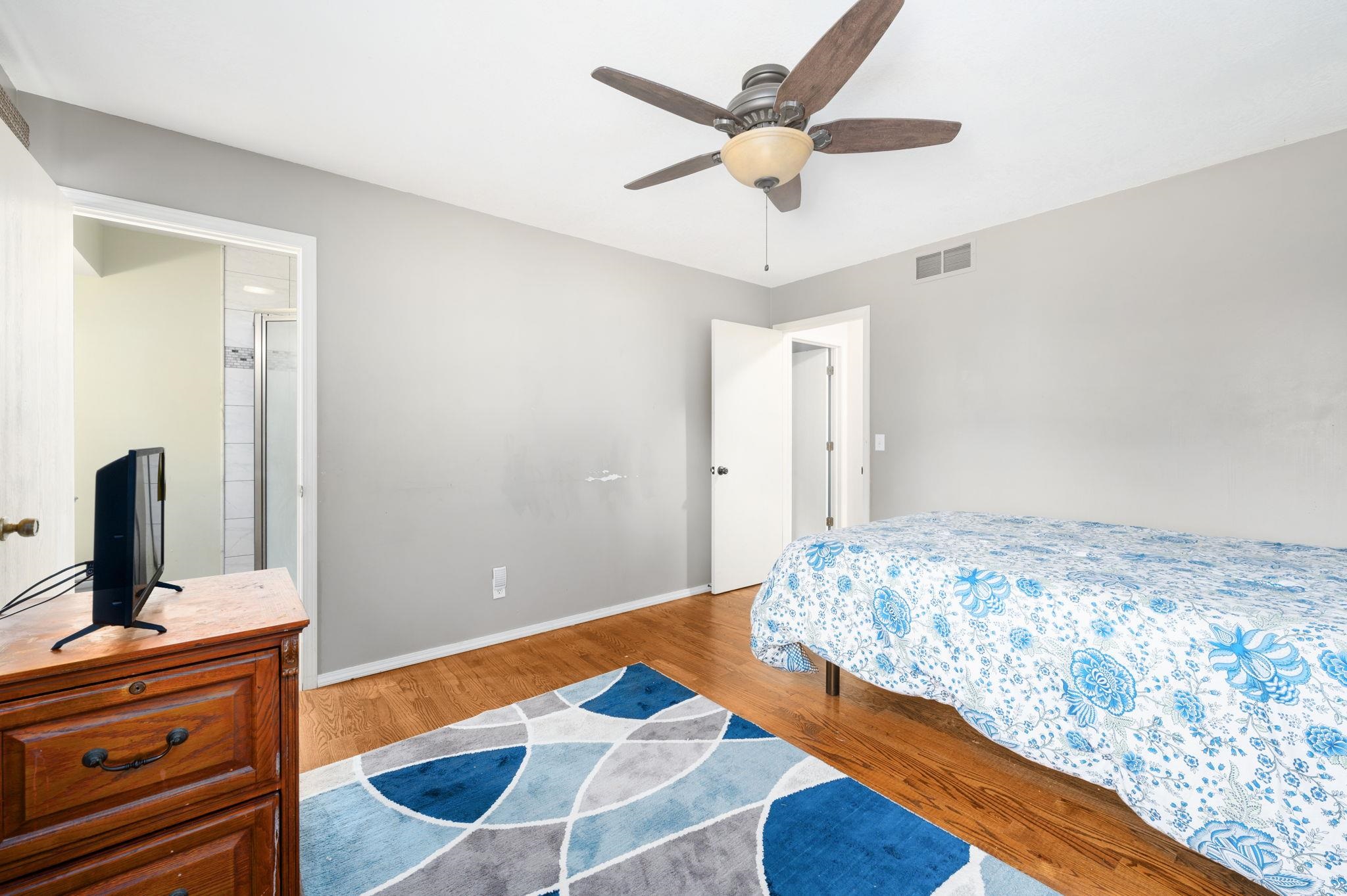 Wichita, Kansas 67212, United States, 4 Bedrooms Bedrooms, ,3 BathroomsBathrooms,Residential,Pending,53471