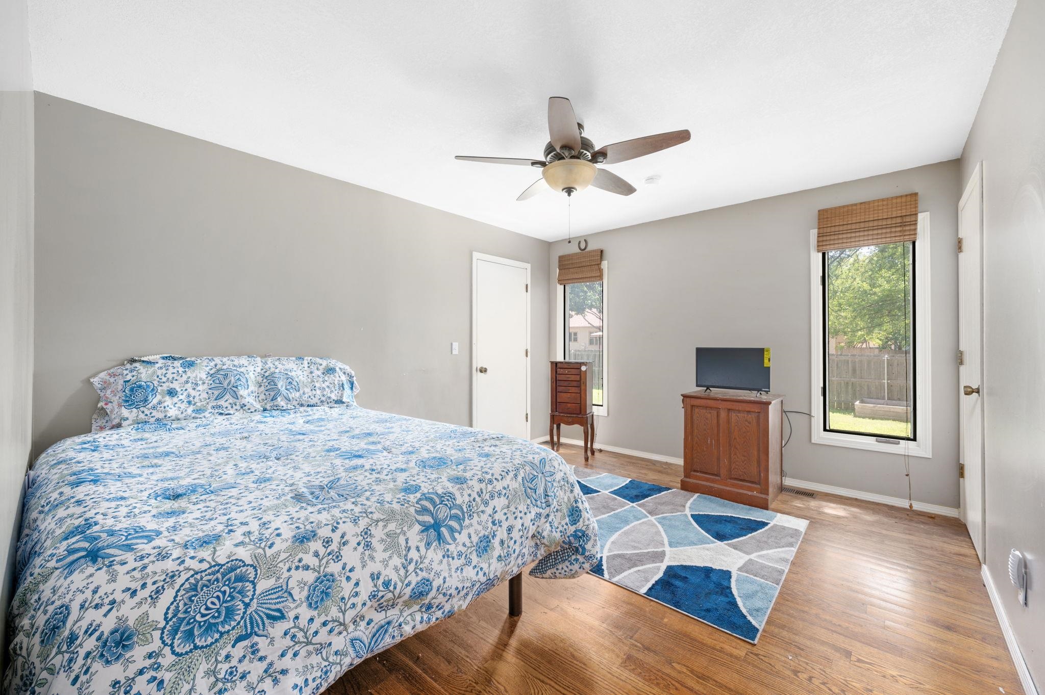 Wichita, Kansas 67212, United States, 4 Bedrooms Bedrooms, ,3 BathroomsBathrooms,Residential,Pending,53471