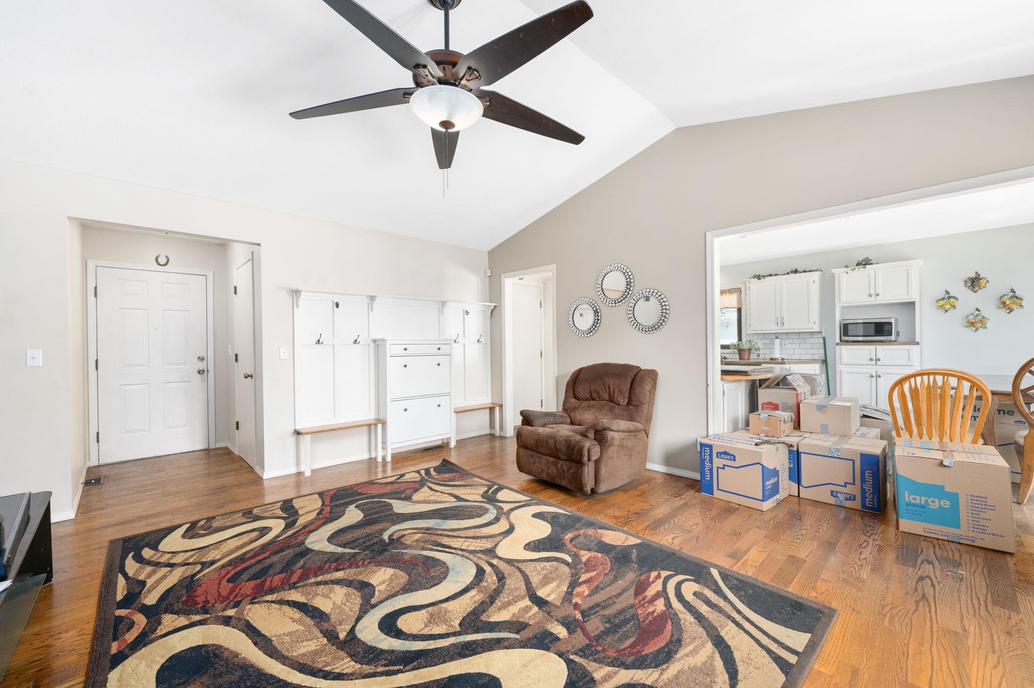 Wichita, Kansas 67212, United States, 4 Bedrooms Bedrooms, ,3 BathroomsBathrooms,Residential,Pending,53471