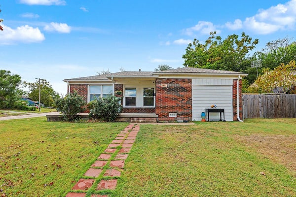 1837 DROLLINGER ST, WICHITA, KS 67218 - Image 356e6f4bf9be7fb1d8f85ab6e560744e/2370883779