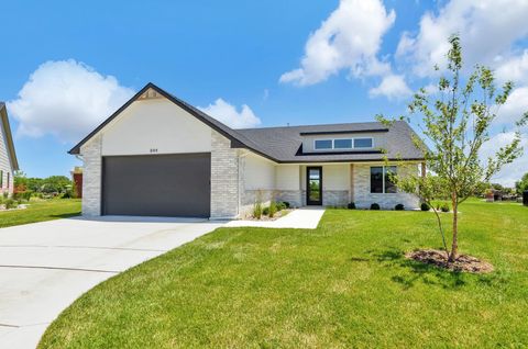 Townhouse For Sale - 844 N Speyside Cir<br/> Butler County, Andover, KS 67002