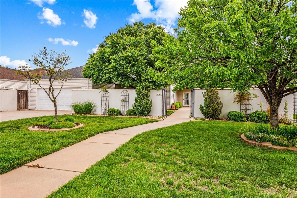 822 N Glenmoor Dr, Wichita, Kansas image 1