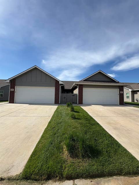 Multifamily For Sale - 2617-2619 W 55th St N St<br/> Sedgwick County, Wichita, KS 67204