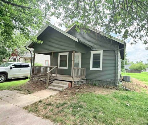 Homes For Sale - 217 N Lincoln<br/> Marion County, Hillsboro, KS 67063