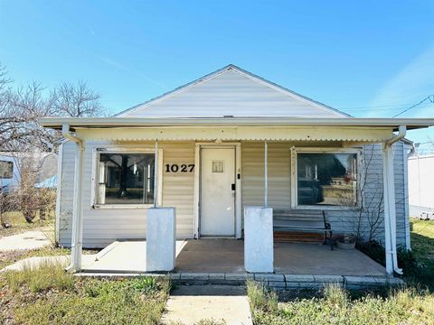 Townhouse For Sale - 1027 N 5th St<br/> Salina, KS 67401