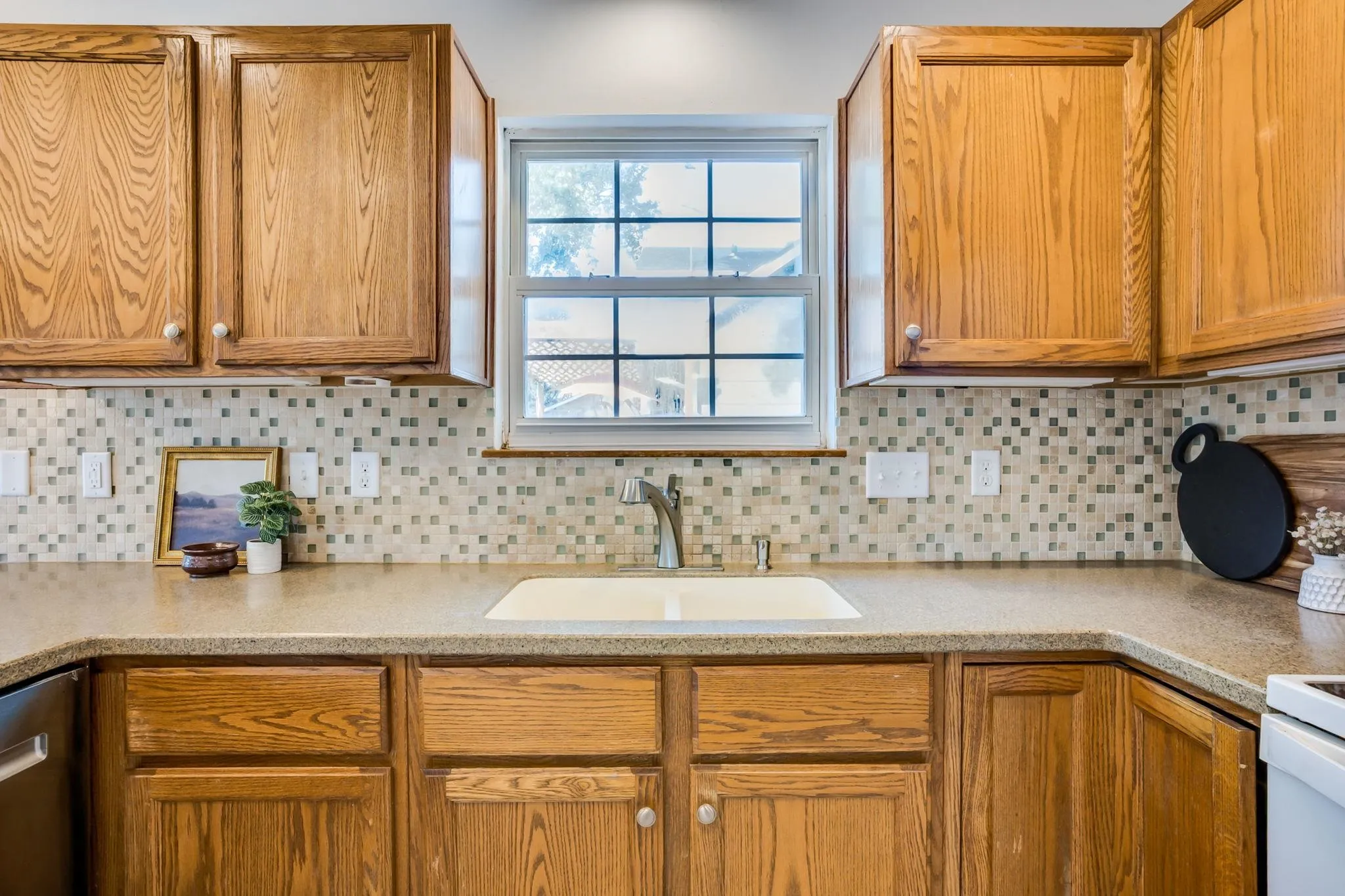 Wichita, Kansas 67212, United States, 4 Bedrooms Bedrooms, ,3 BathroomsBathrooms,Residential,Pending,192371