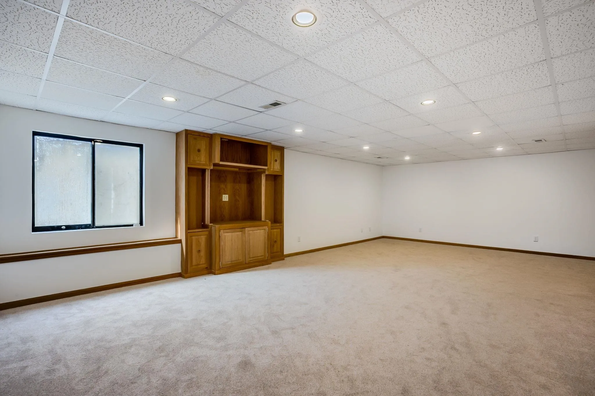 Wichita, Kansas 67212, United States, 4 Bedrooms Bedrooms, ,3 BathroomsBathrooms,Residential,Pending,192371