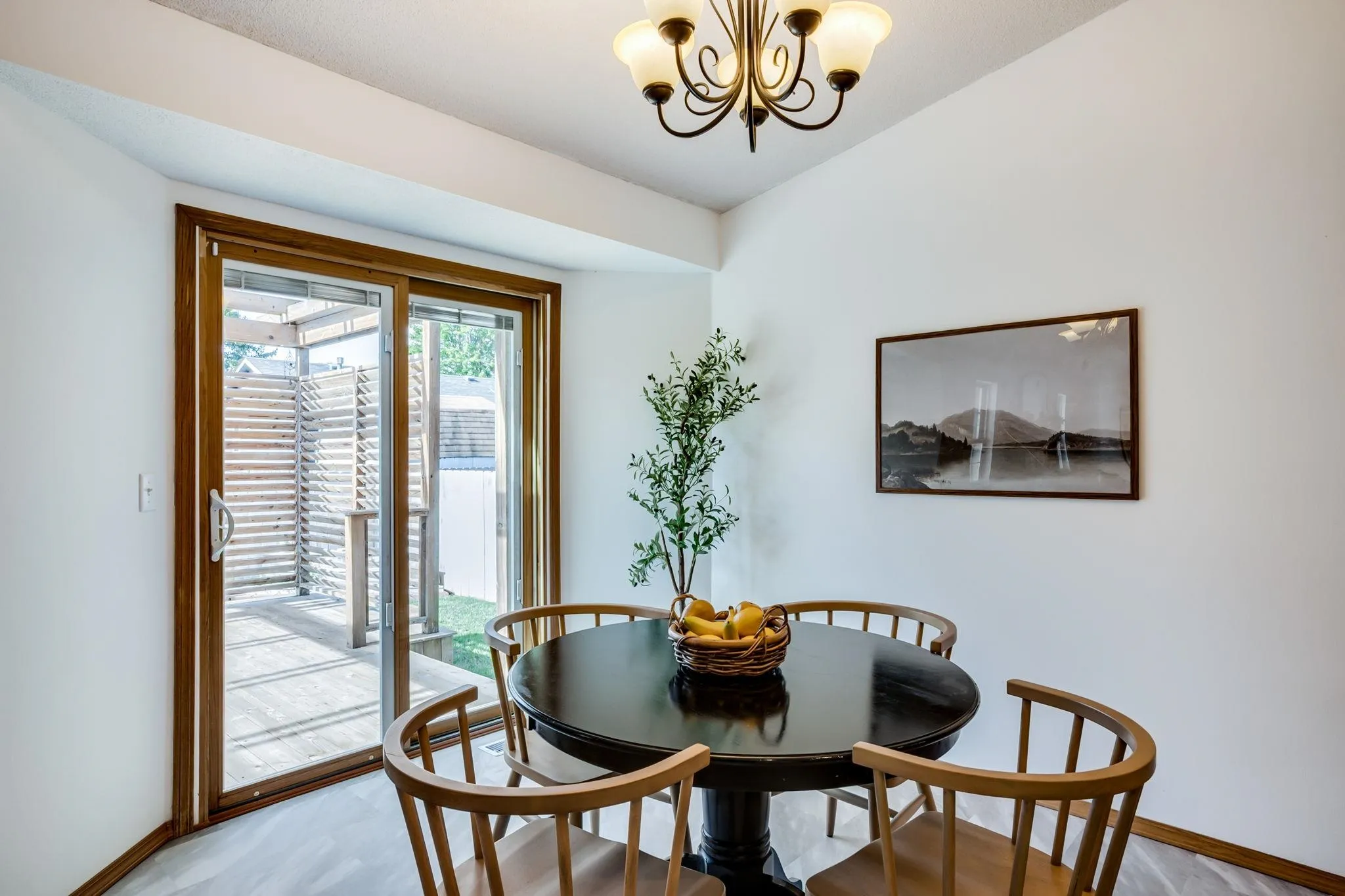 Wichita, Kansas 67212, United States, 4 Bedrooms Bedrooms, ,3 BathroomsBathrooms,Residential,Pending,192371