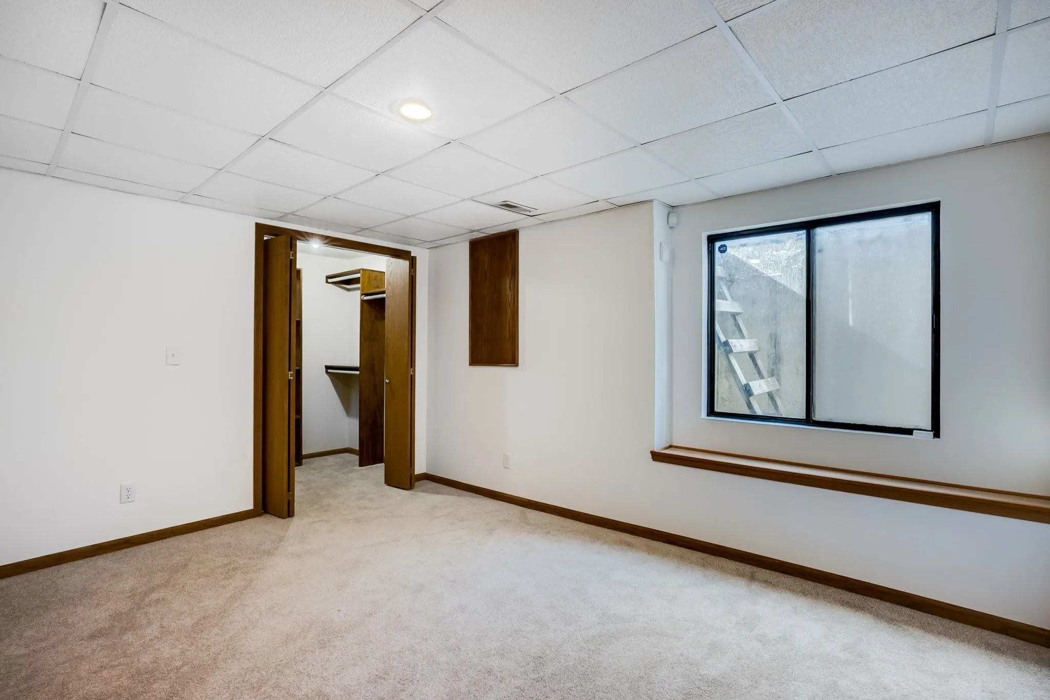 Wichita, Kansas 67212, United States, 4 Bedrooms Bedrooms, ,3 BathroomsBathrooms,Residential,Pending,192371