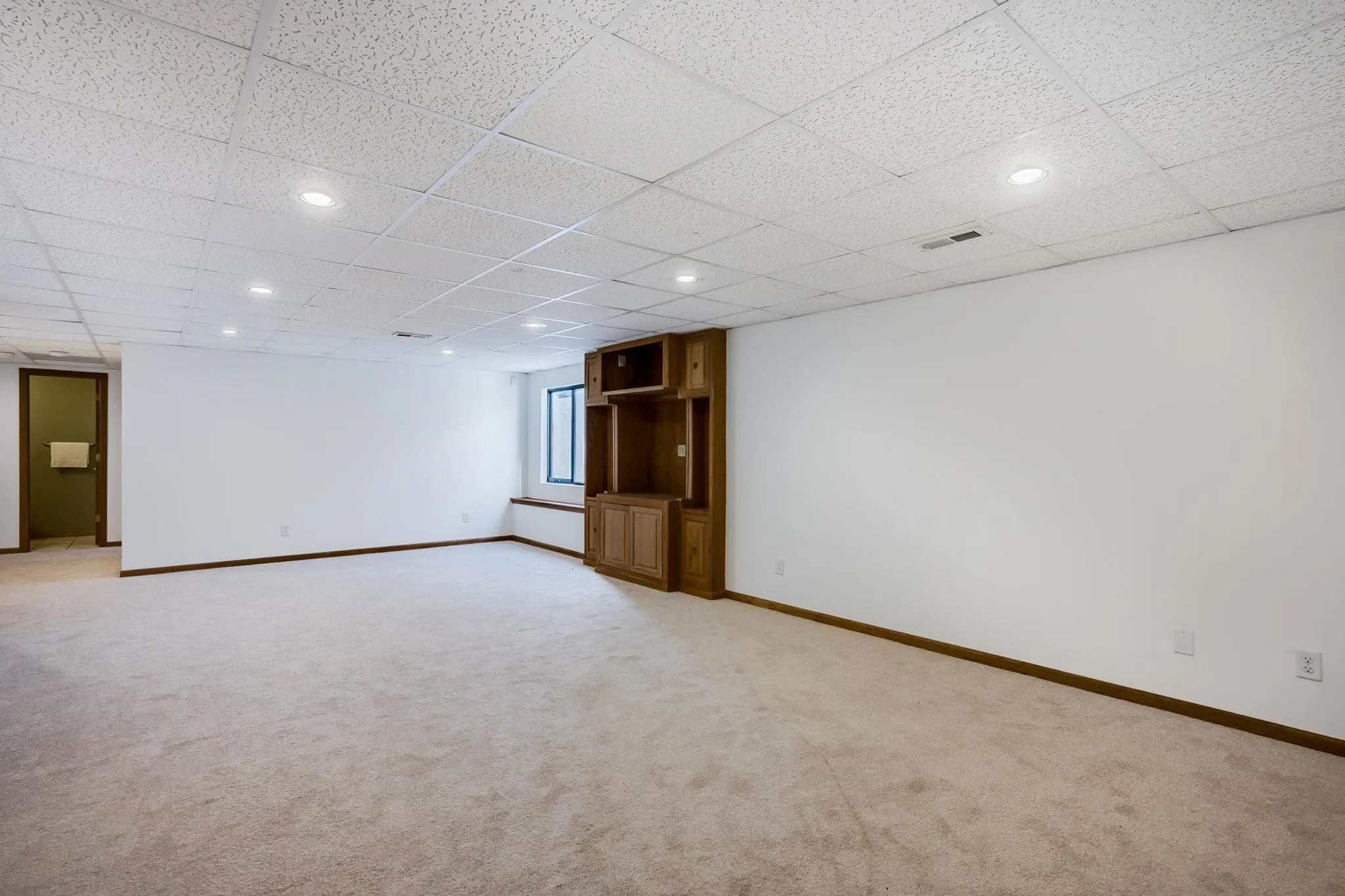 Wichita, Kansas 67212, United States, 4 Bedrooms Bedrooms, ,3 BathroomsBathrooms,Residential,Pending,192371