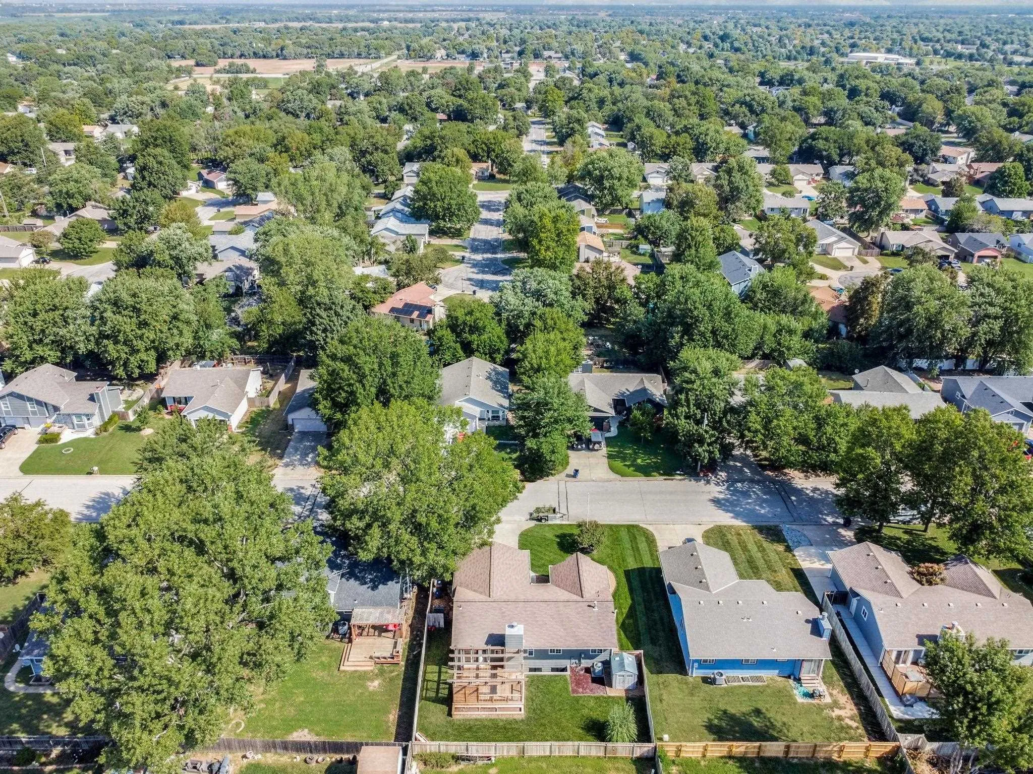 Wichita, Kansas 67212, United States, 4 Bedrooms Bedrooms, ,3 BathroomsBathrooms,Residential,Pending,192371