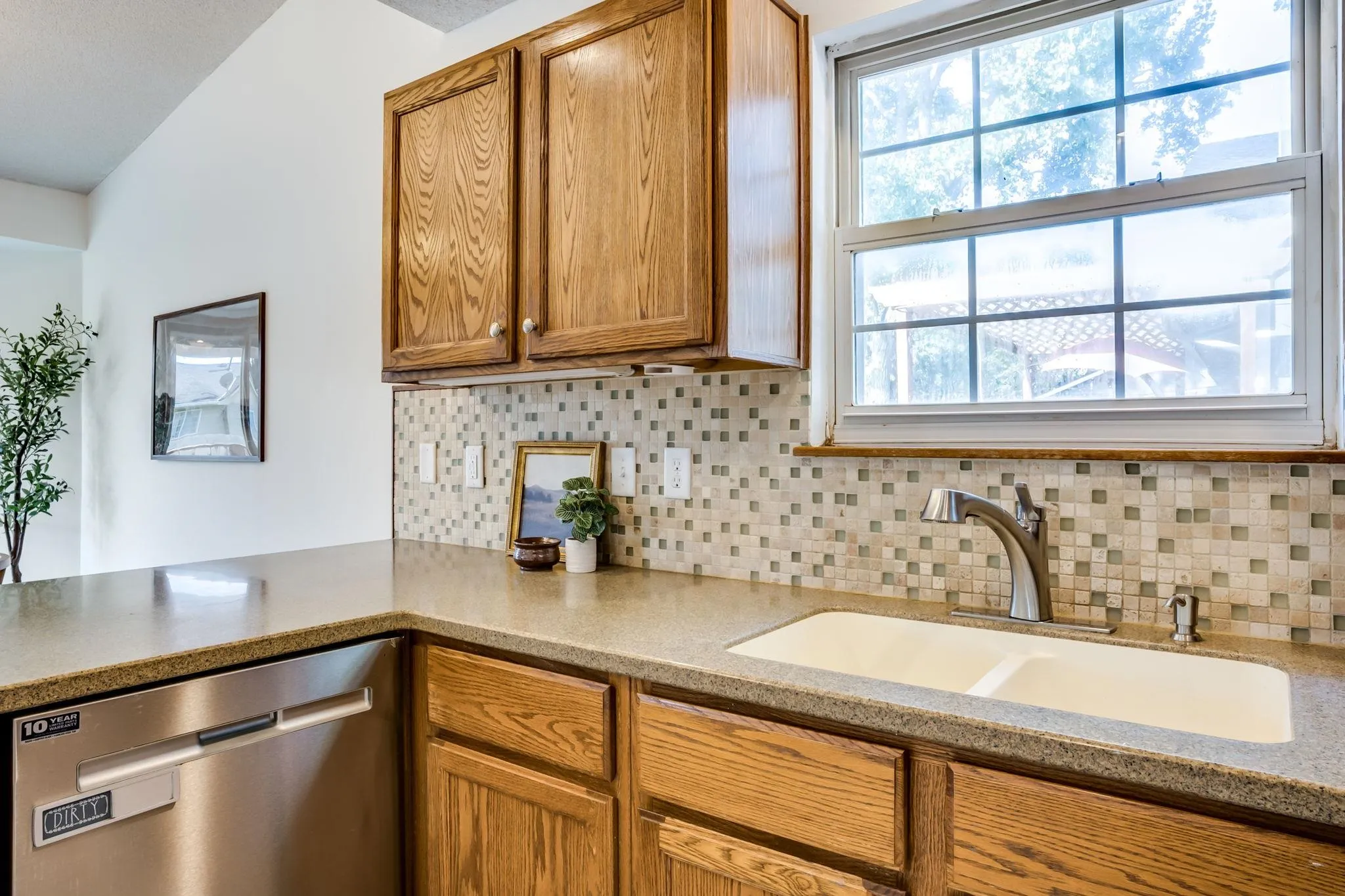 Wichita, Kansas 67212, United States, 4 Bedrooms Bedrooms, ,3 BathroomsBathrooms,Residential,Pending,192371