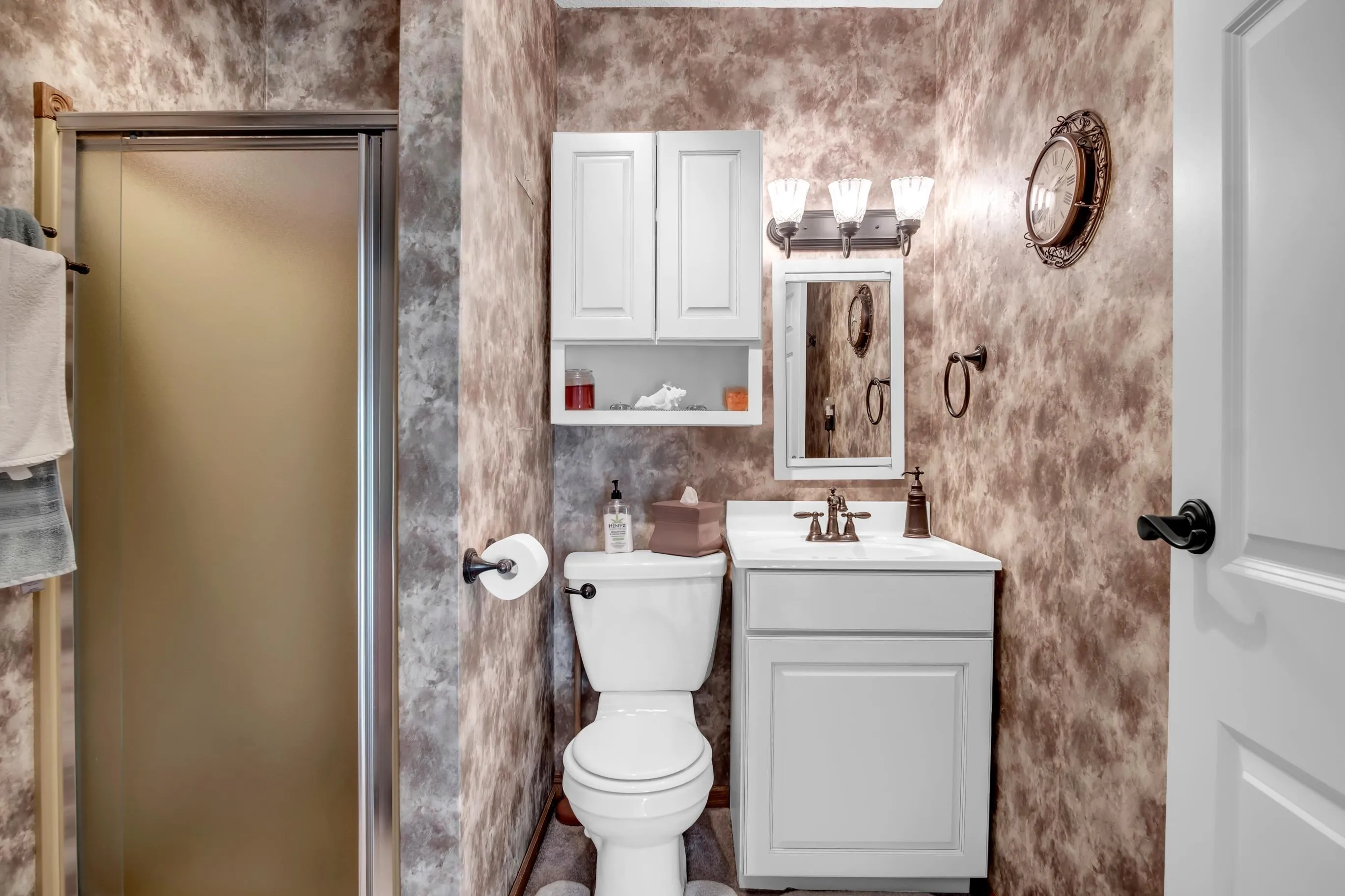 Newton, Kansas 67114, United States, 4 Bedrooms Bedrooms, ,2 BathroomsBathrooms,Residential,Pending,155844