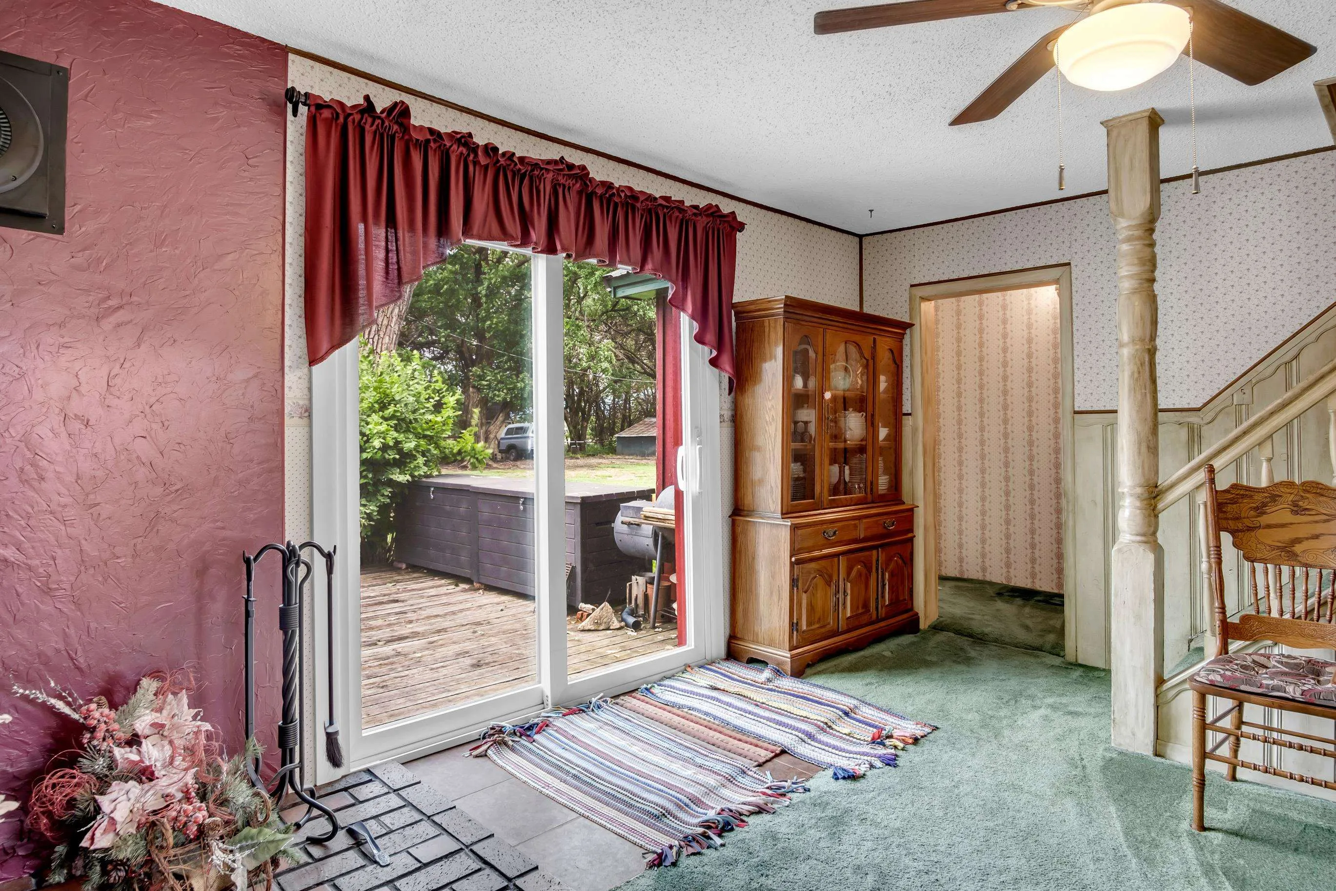 Newton, Kansas 67114, United States, 4 Bedrooms Bedrooms, ,2 BathroomsBathrooms,Residential,Pending,155844