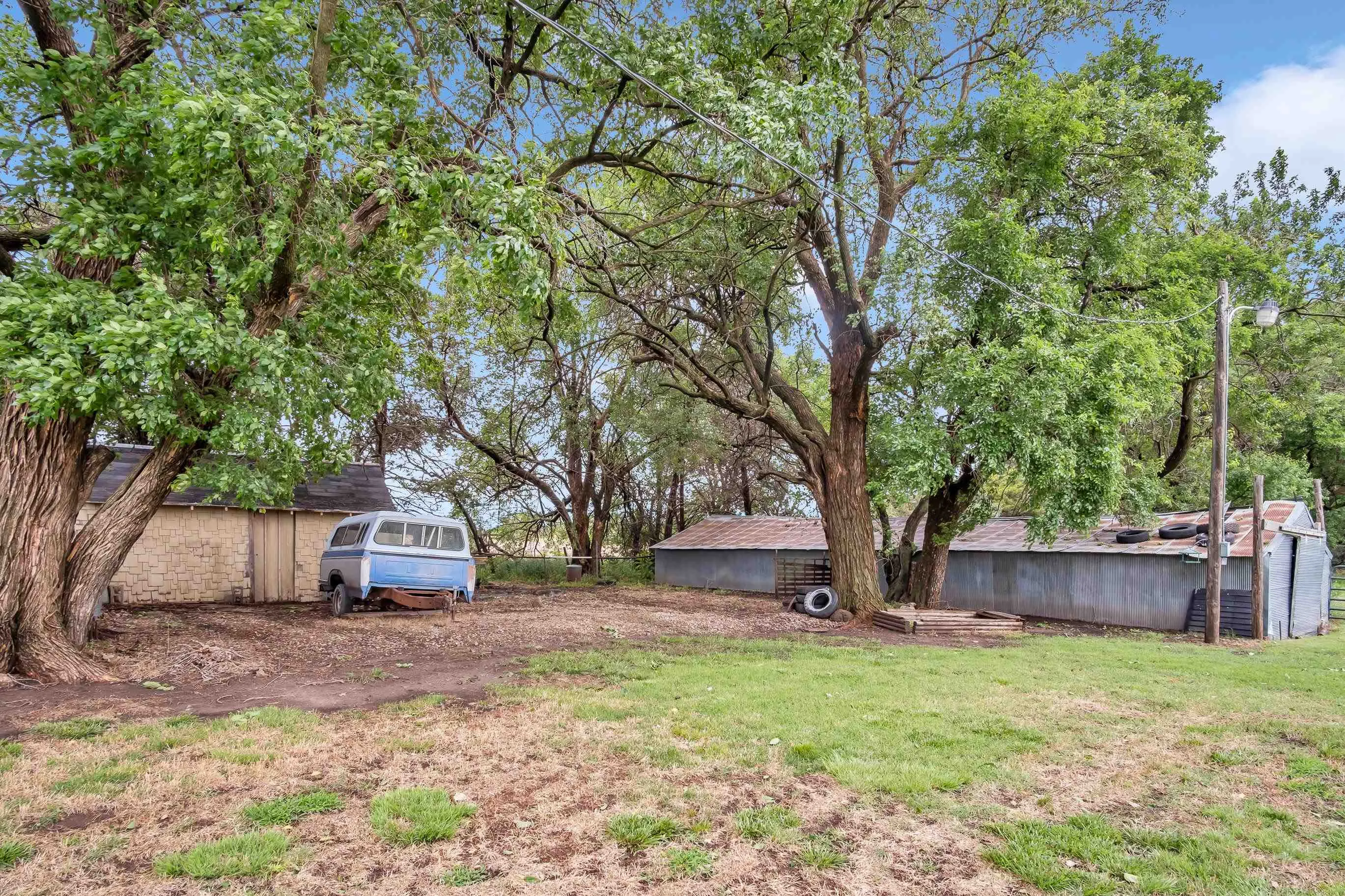 Newton, Kansas 67114, United States, 4 Bedrooms Bedrooms, ,2 BathroomsBathrooms,Residential,Pending,155844