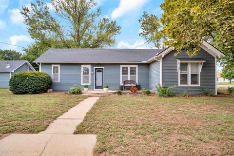 Homes For Sale - 404 S Ohio St<br/> Mount Hope, KS 67108