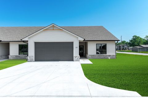 Homes For Sale - 129 N Sheridan Ave<br/> Valley Center, KS 67147