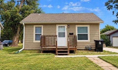 Homes For Sale - 661 Montrose St<br/> Salina, KS 67401