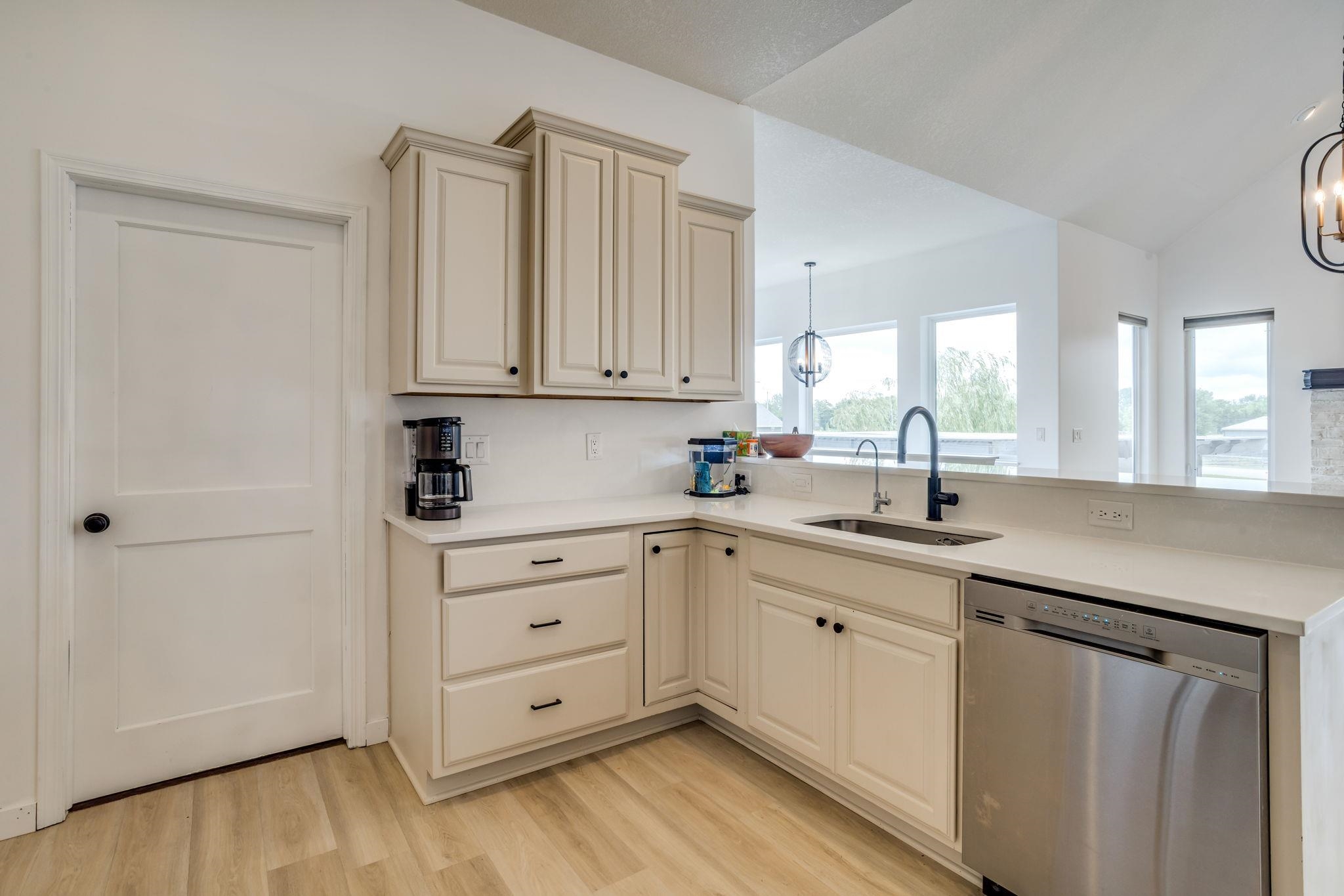 2340 S Mckenzie Ct, Andover, Kansas image 11