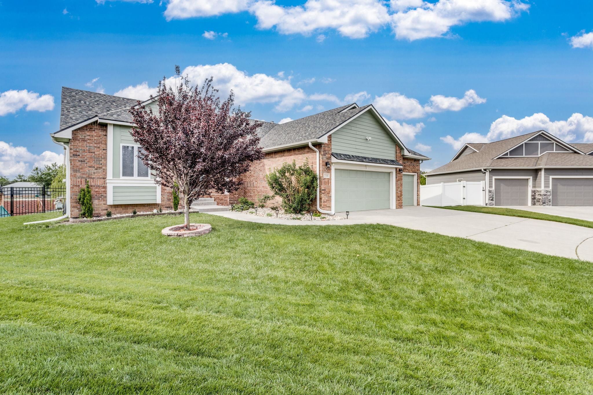 2340 S Mckenzie Ct, Andover, Kansas image 2
