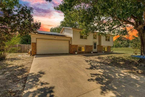 Homes For Sale - 3247 N Cranberry St<br/> Wichita, KS 67226