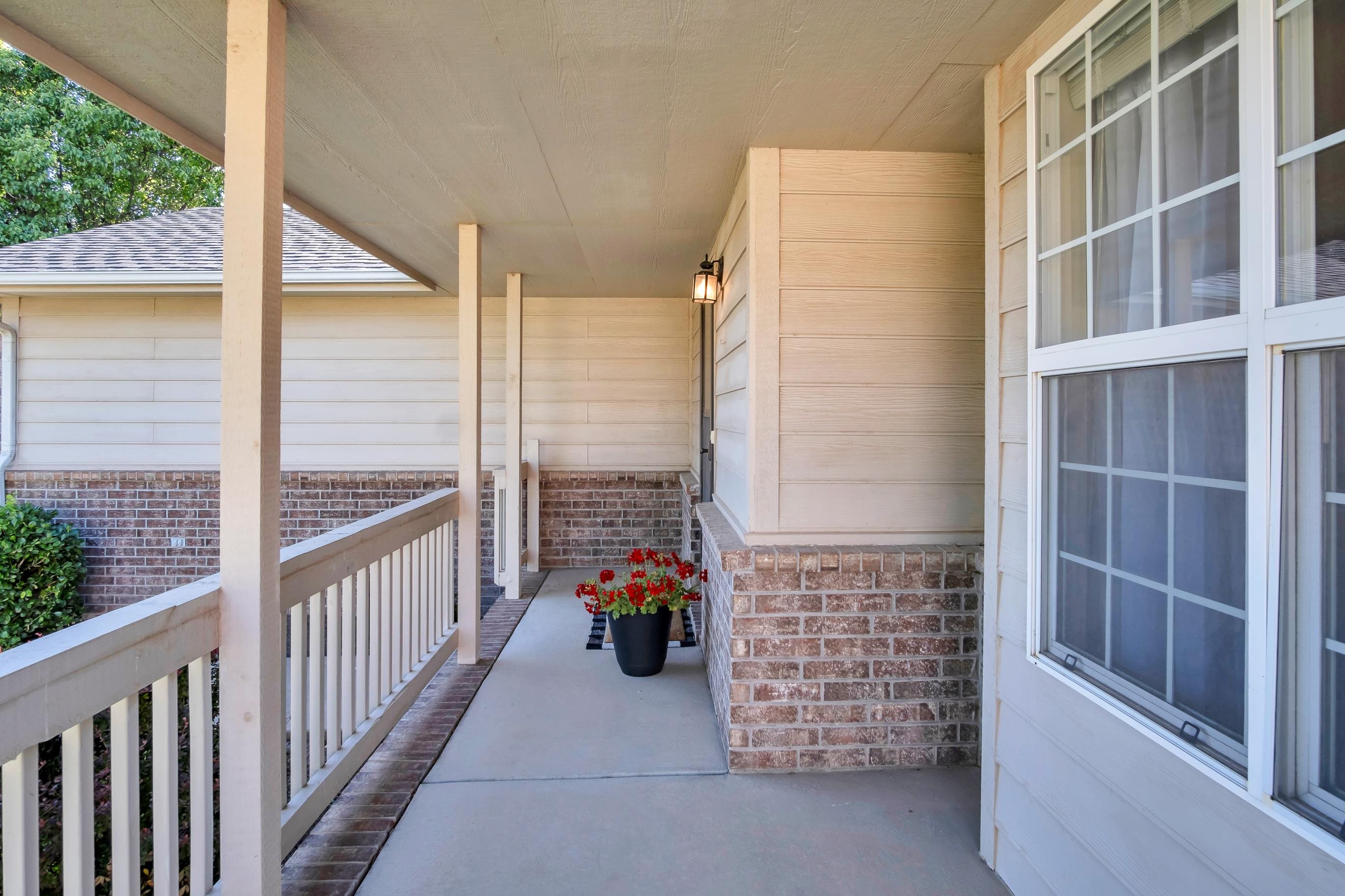 220 Sutton Dr, Newton, Kansas image 11
