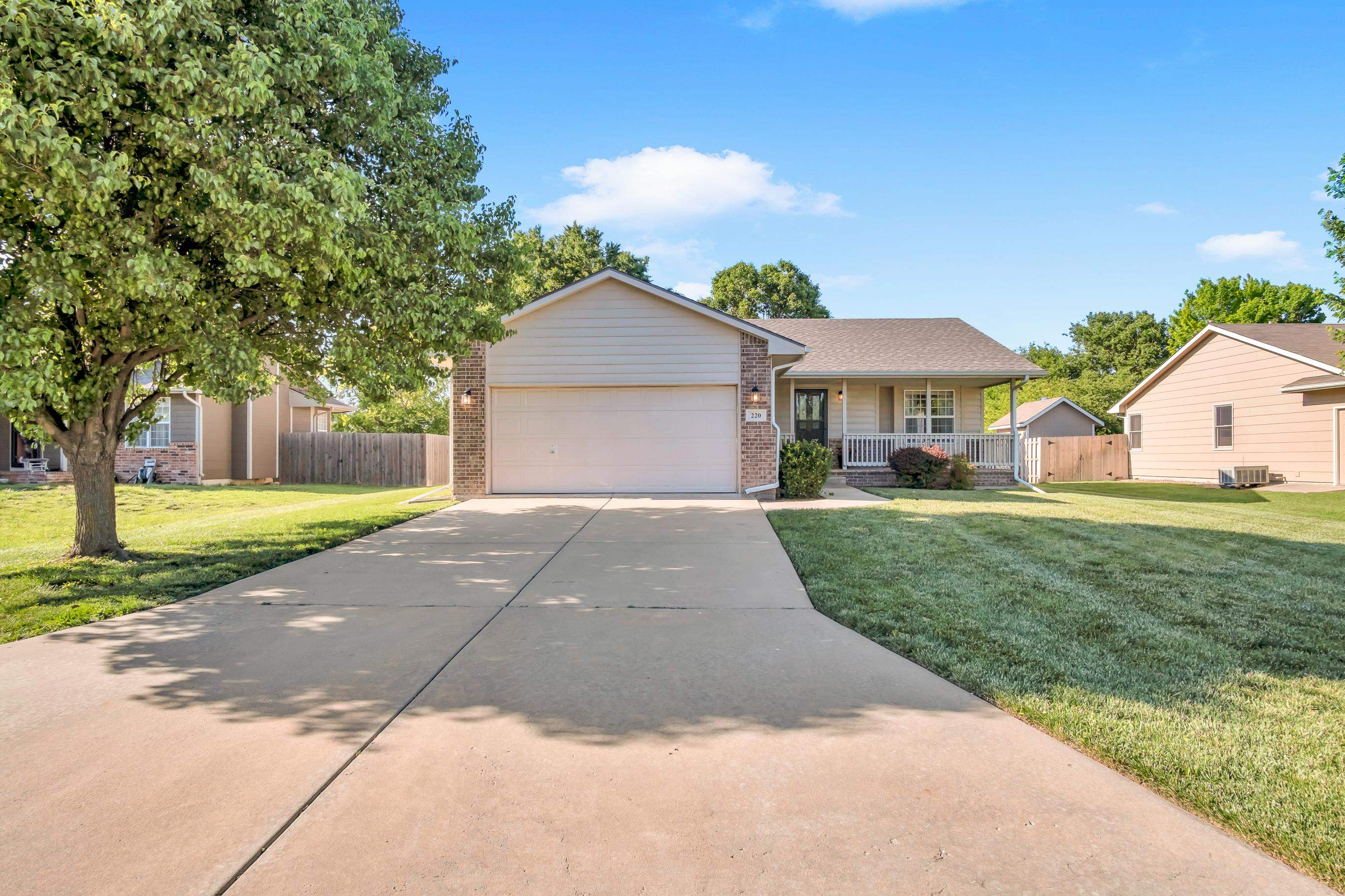220 Sutton Dr, Newton, Kansas image 7