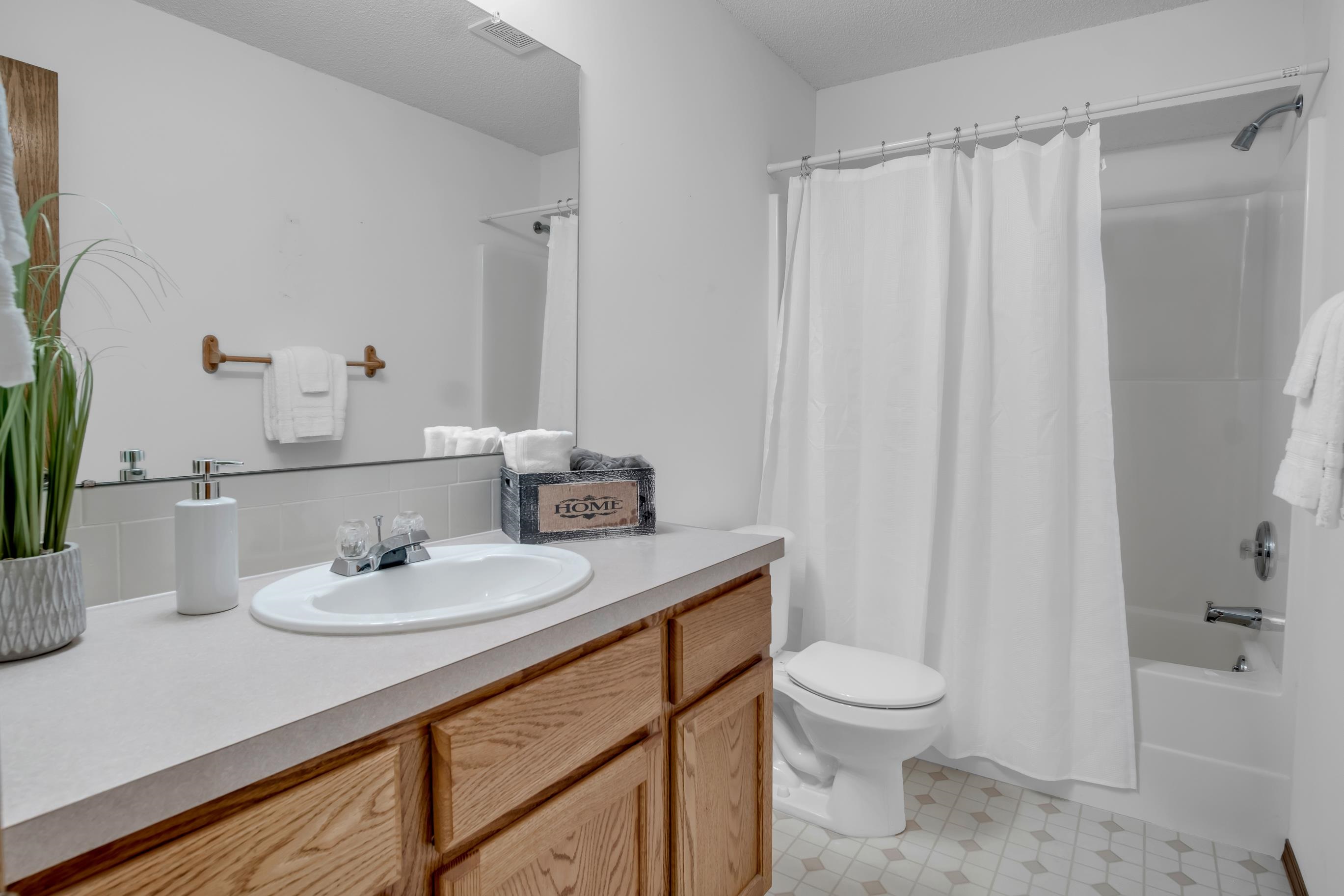 220 Sutton Dr, Newton, Kansas image 32