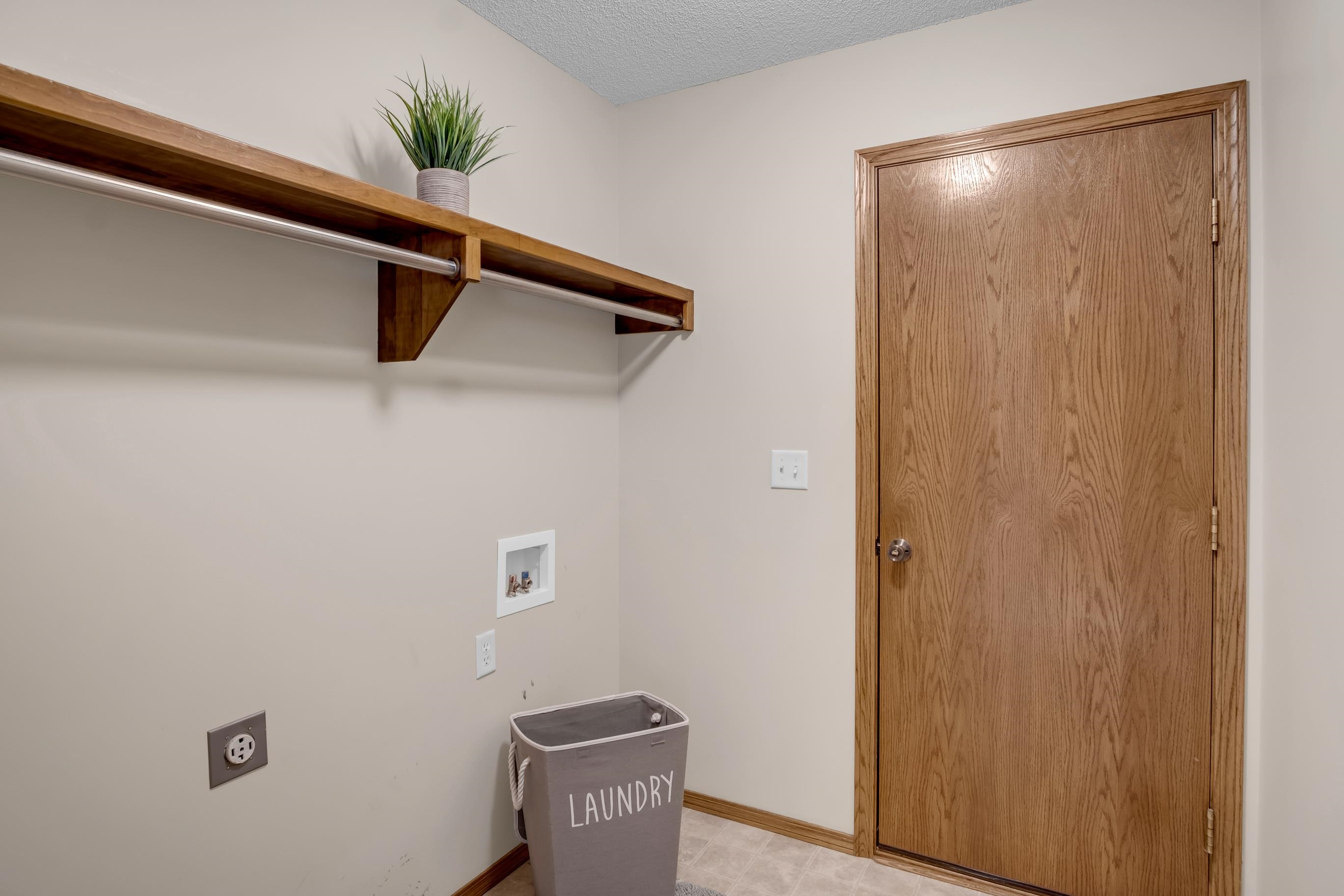 220 Sutton Dr, Newton, Kansas image 21