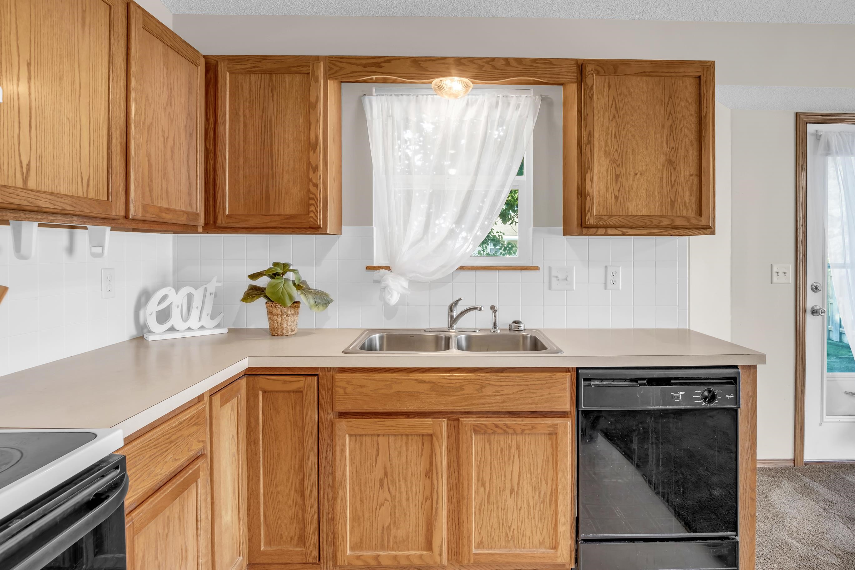 220 Sutton Dr, Newton, Kansas image 2