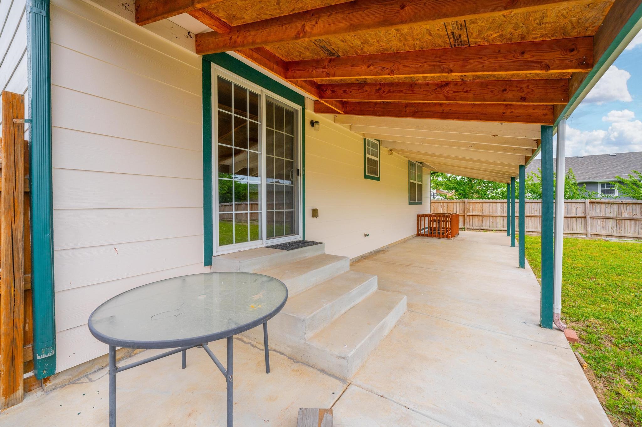 Wichita, Kansas 67207, United States, 4 Bedrooms Bedrooms, ,3 BathroomsBathrooms,Residential,Pending,54282