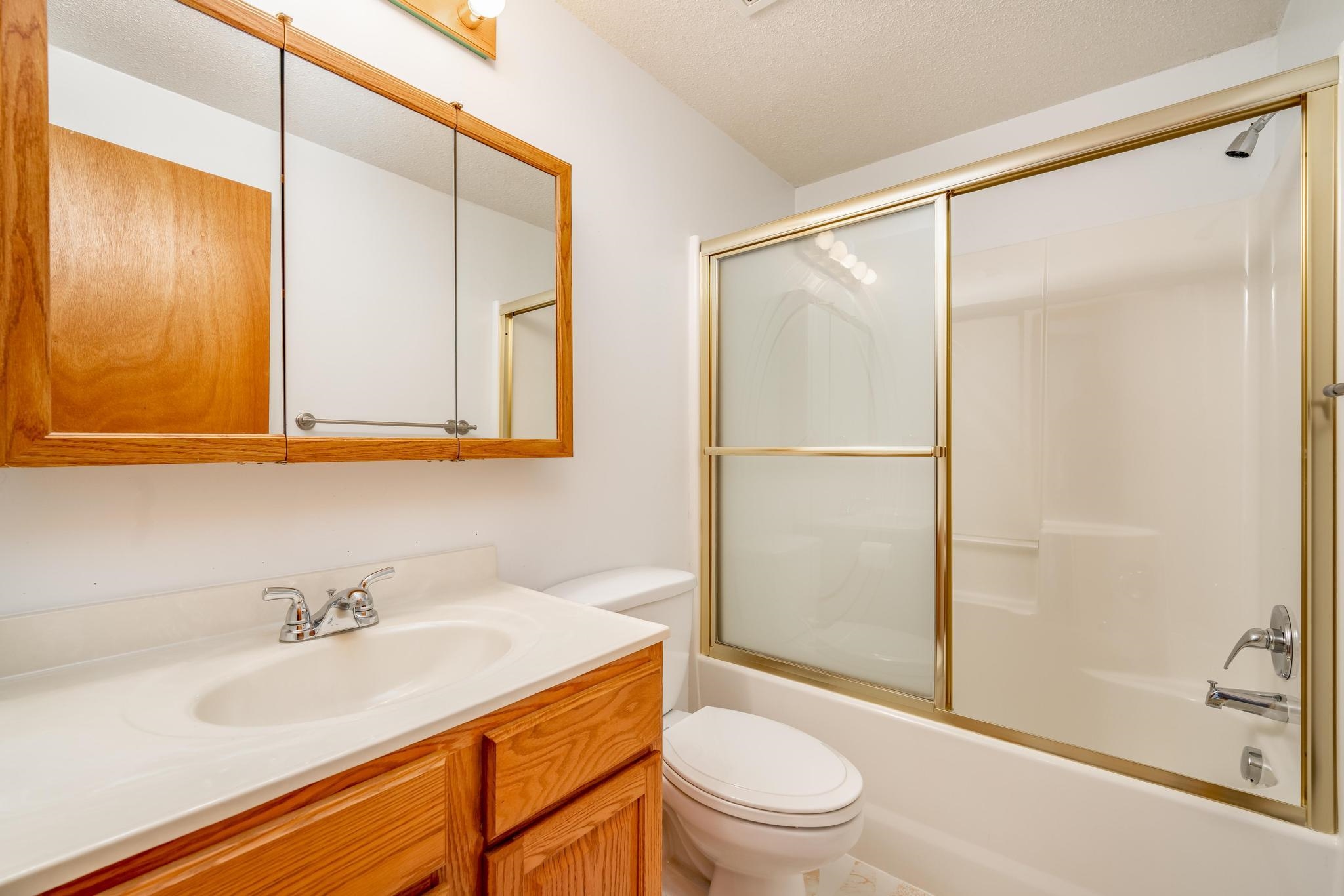 Wichita, Kansas 67207, United States, 4 Bedrooms Bedrooms, ,3 BathroomsBathrooms,Residential,Pending,54282