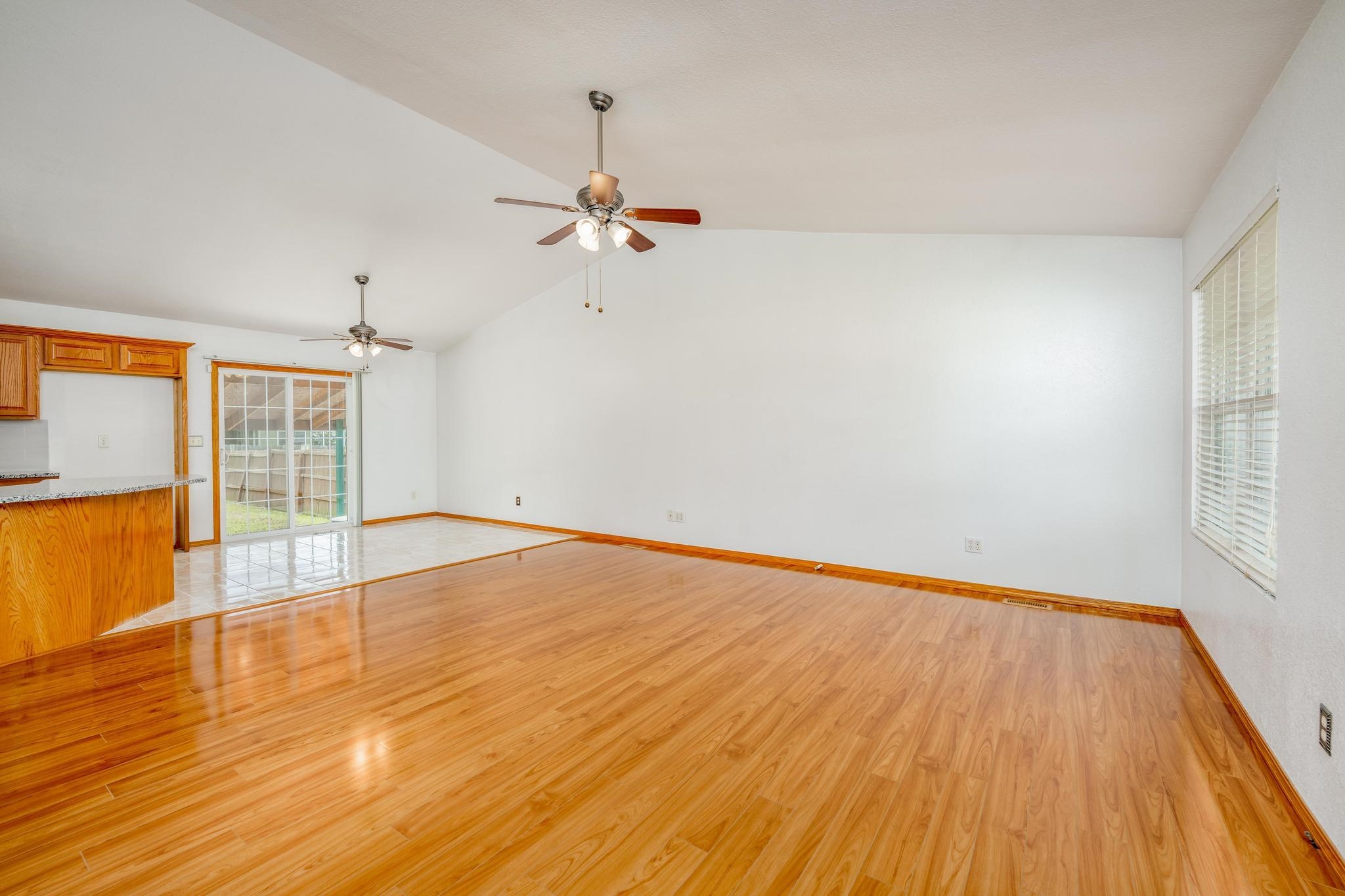 Wichita, Kansas 67207, United States, 4 Bedrooms Bedrooms, ,3 BathroomsBathrooms,Residential,Pending,54282