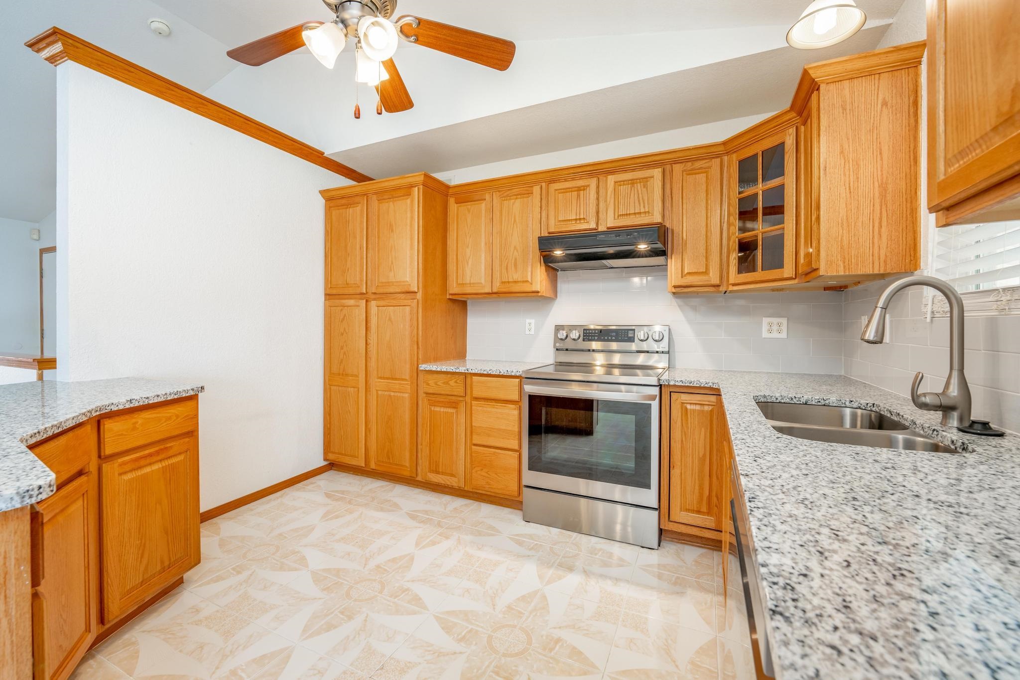 Wichita, Kansas 67207, United States, 4 Bedrooms Bedrooms, ,3 BathroomsBathrooms,Residential,Pending,54282