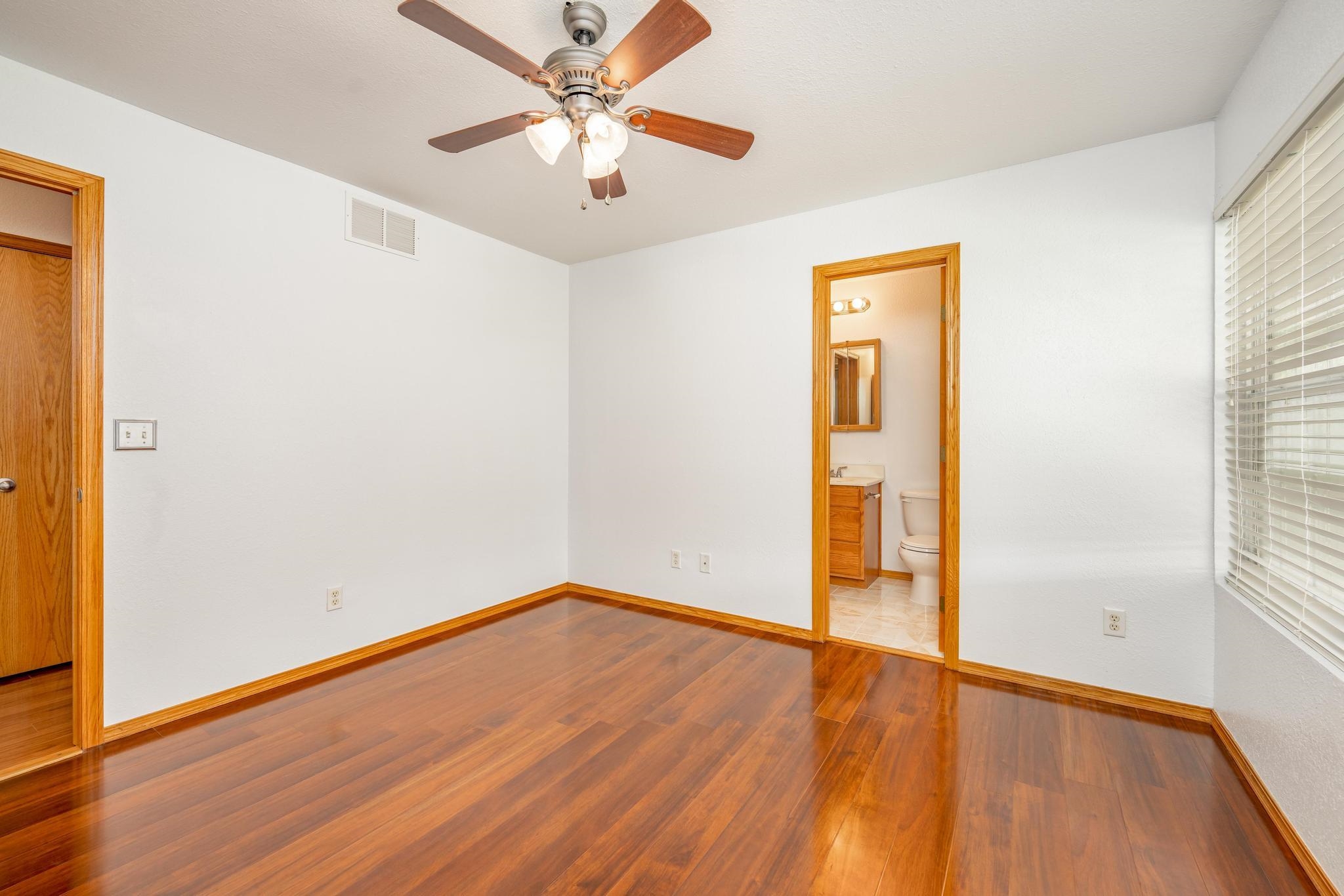 Wichita, Kansas 67207, United States, 4 Bedrooms Bedrooms, ,3 BathroomsBathrooms,Residential,Pending,54282