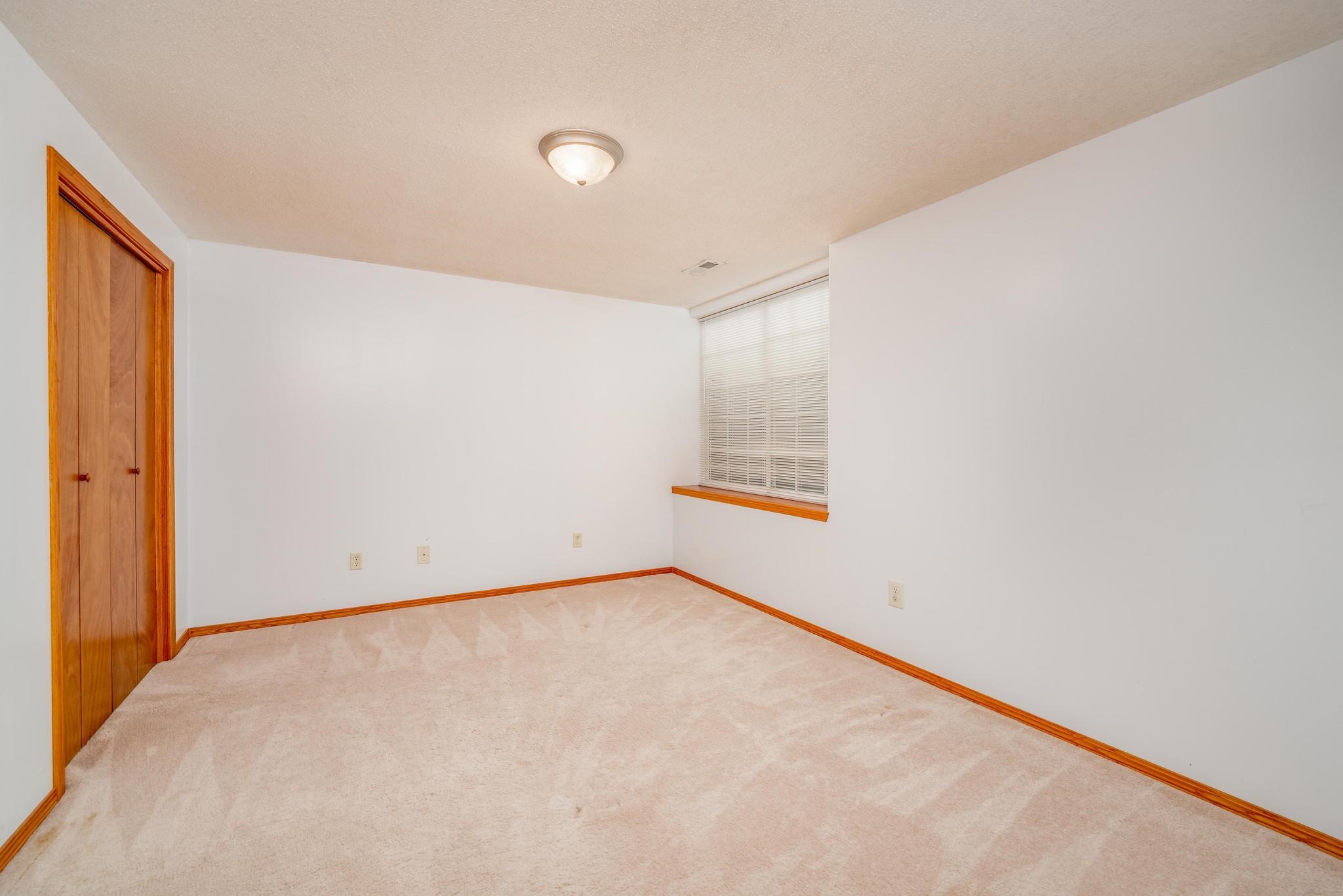 Wichita, Kansas 67207, United States, 4 Bedrooms Bedrooms, ,3 BathroomsBathrooms,Residential,Pending,54282