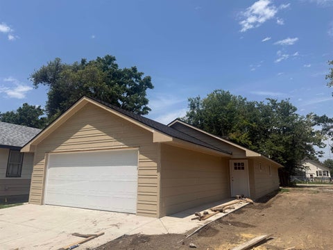 Homes For Sale - 1118 W Munnell<br/> Wichita, KS 67213
