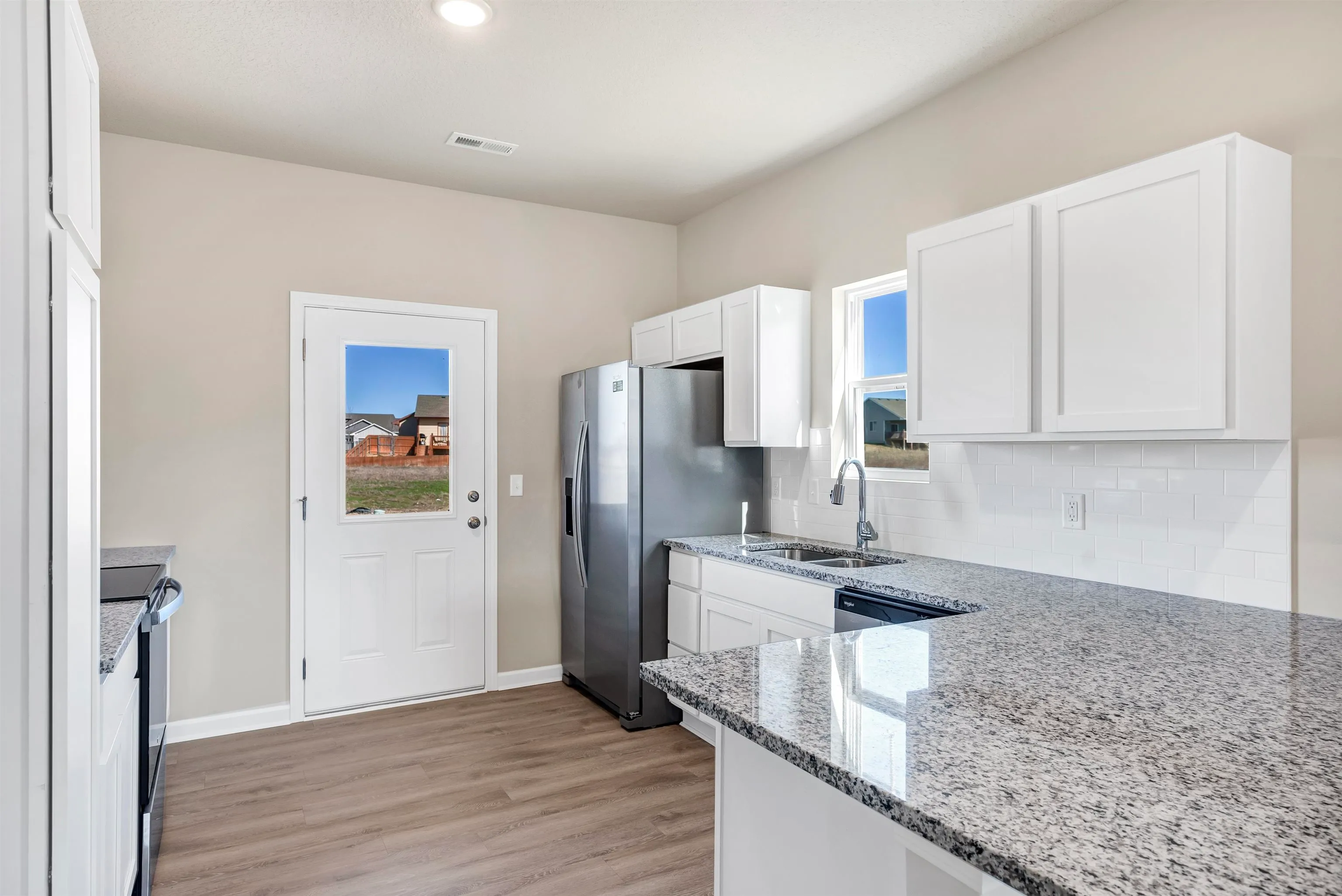 Valley Center, Kansas 67147, United States, 3 Bedrooms Bedrooms, ,2 BathroomsBathrooms,Residential,Pending,47169