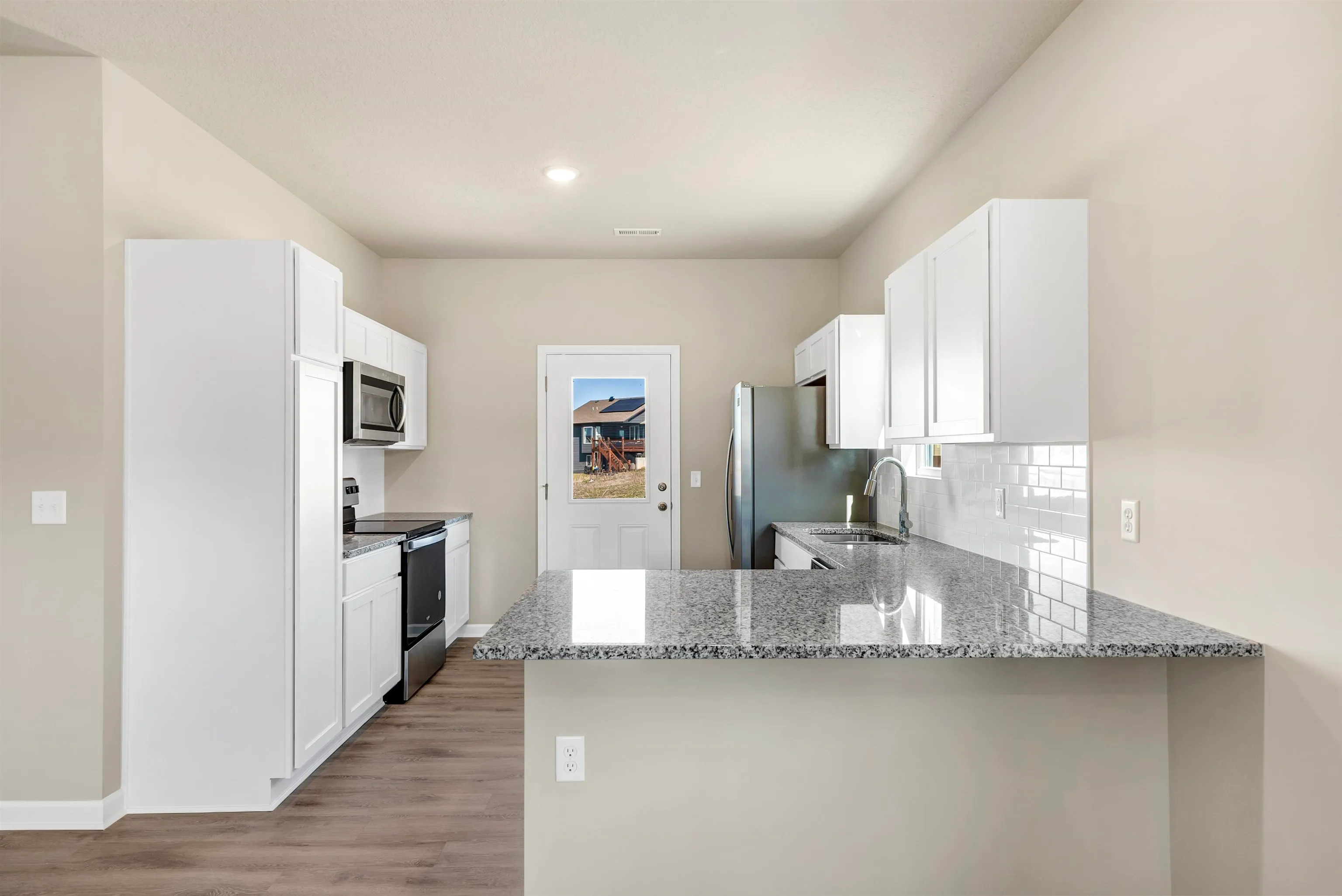 Valley Center, Kansas 67147, United States, 3 Bedrooms Bedrooms, ,2 BathroomsBathrooms,Residential,Pending,47169