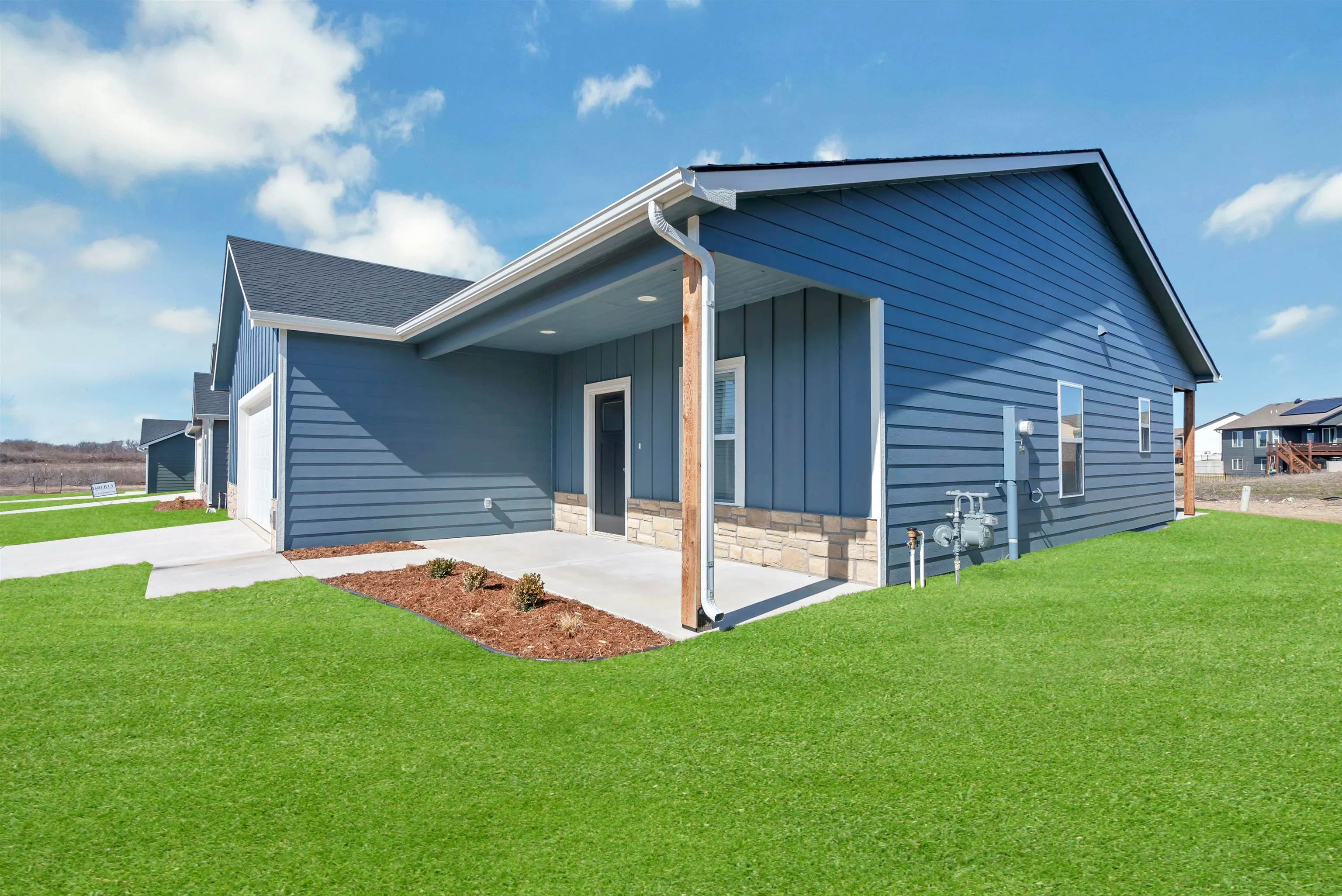 Valley Center, Kansas 67147, United States, 3 Bedrooms Bedrooms, ,2 BathroomsBathrooms,Residential,Pending,47169