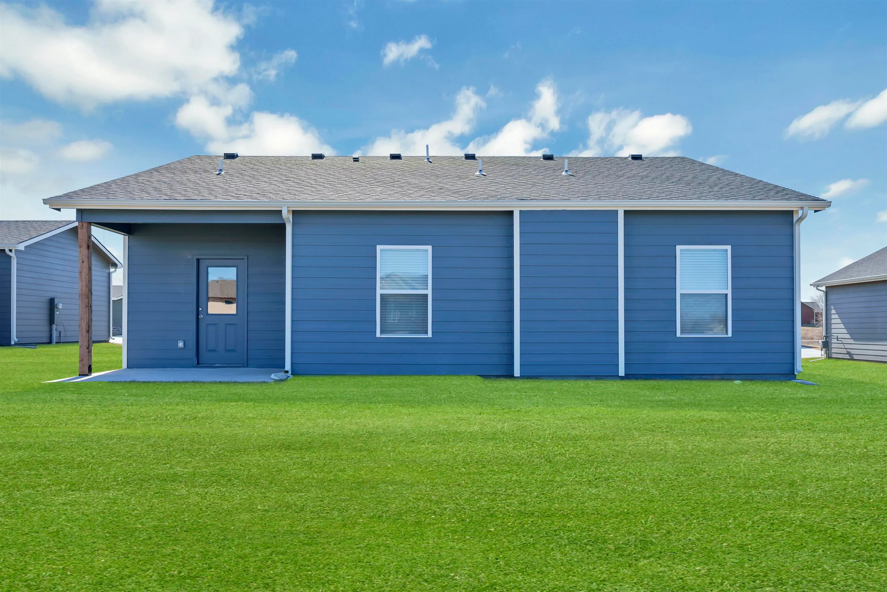 Valley Center, Kansas 67147, United States, 3 Bedrooms Bedrooms, ,2 BathroomsBathrooms,Residential,Pending,47169