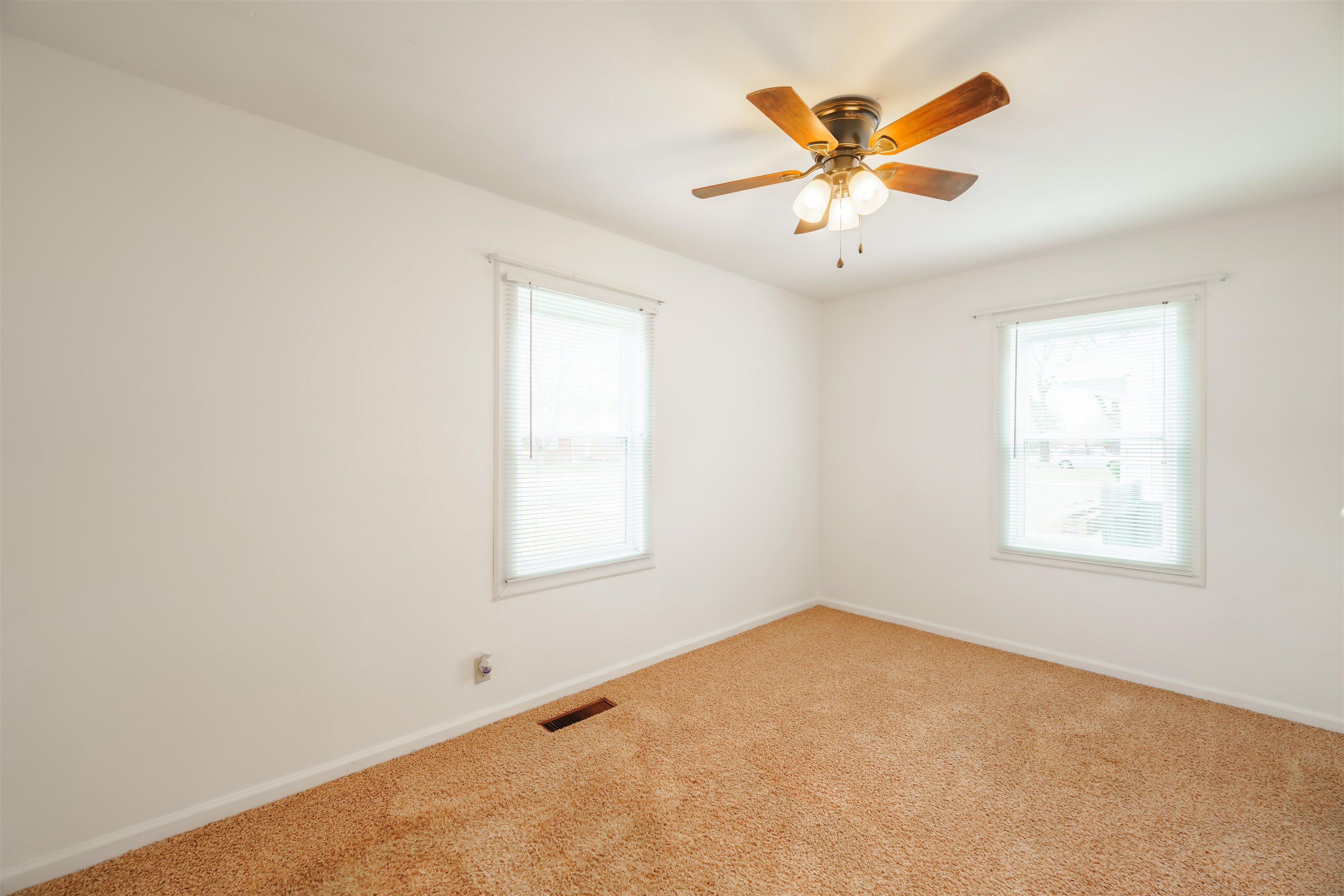 822 E Ellsworth Ave, Salina, Kansas image 9