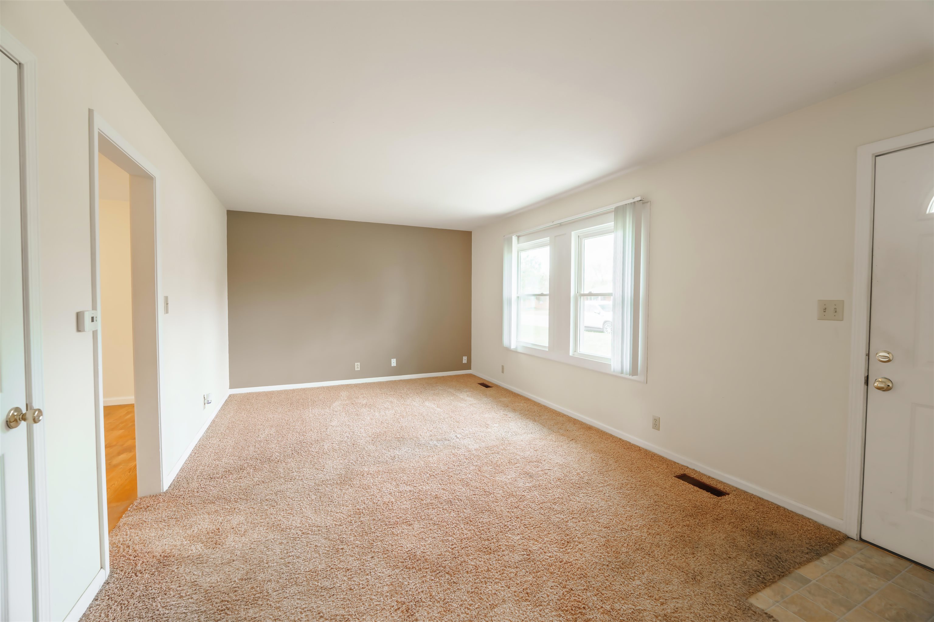 822 E Ellsworth Ave, Salina, Kansas image 2