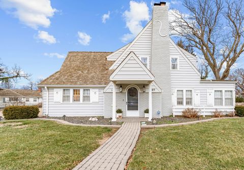 Homes For Sale - 205 Greenway Rd<br/> Salina, KS 67401