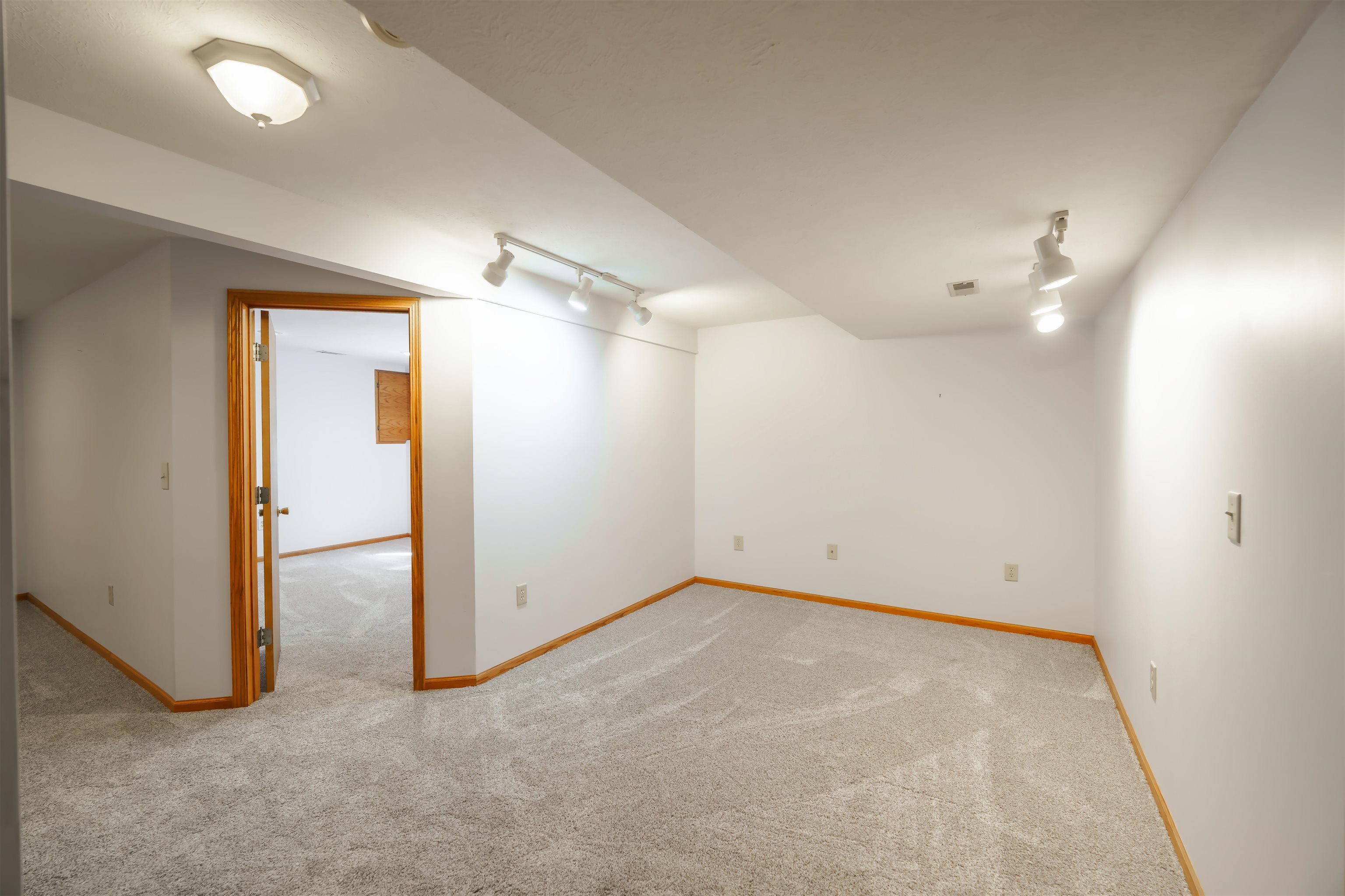 1225 E Magnolia Rd, Salina, Kansas image 17