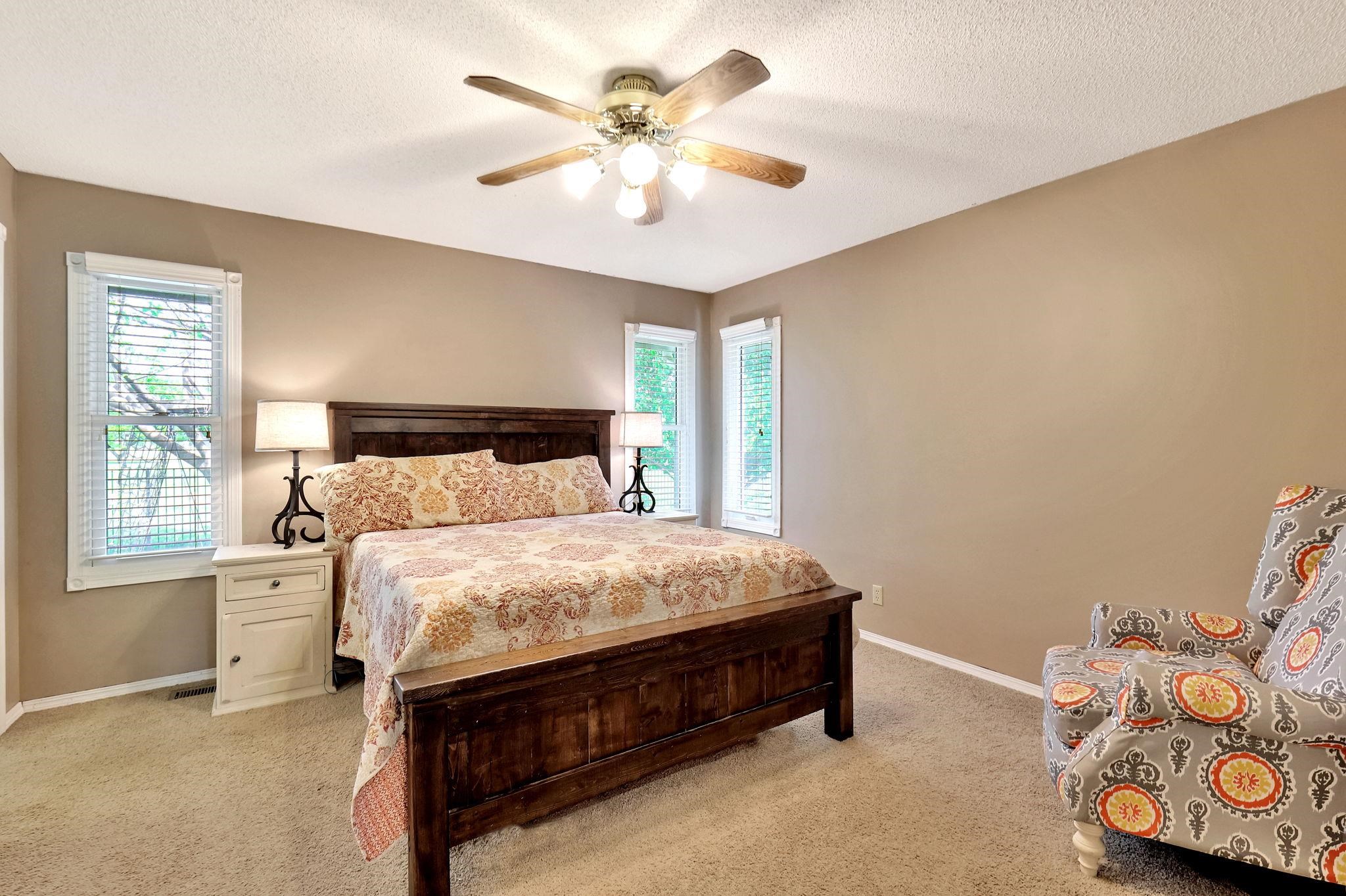 Wichita, Kansas 67212, United States, 5 Bedrooms Bedrooms, ,3 BathroomsBathrooms,Residential,Pending,59492